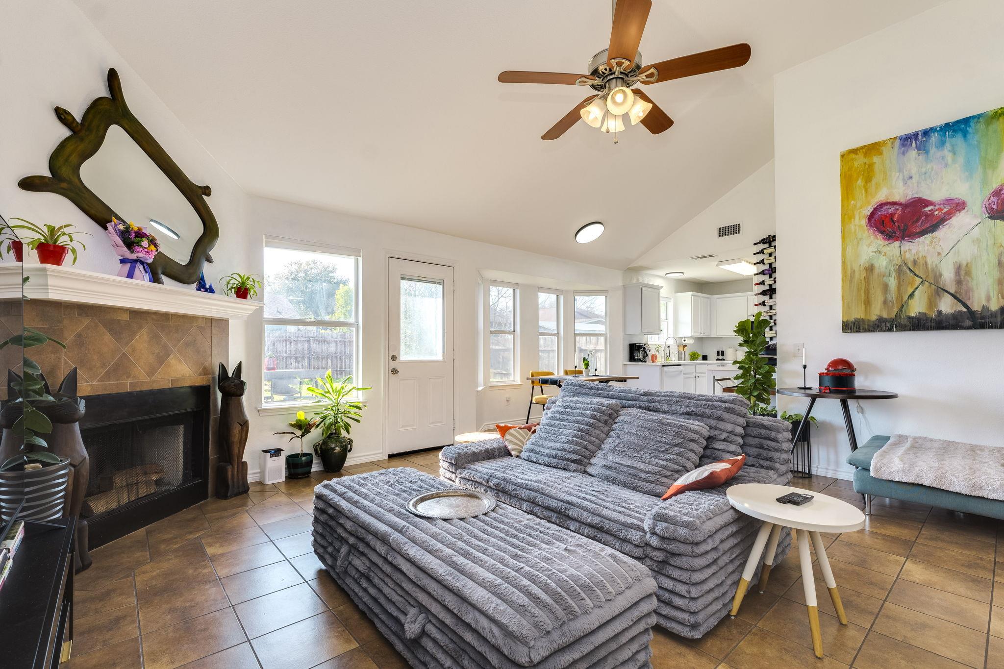 507 Clear Spring Ln, Leander, TX 78641