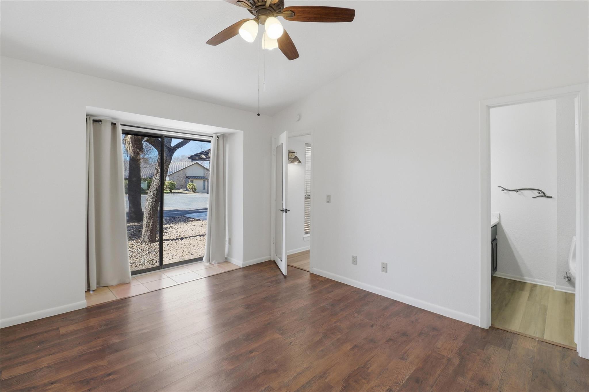 100 Bay Point Dr # 3, Horseshoe Bay, TX 78657