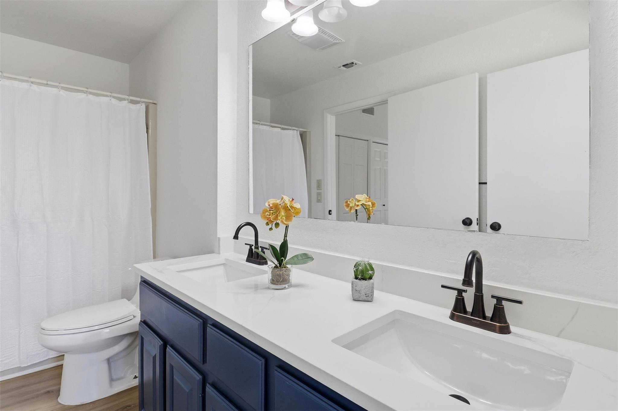 100 Bay Point Dr # 3, Horseshoe Bay, TX 78657