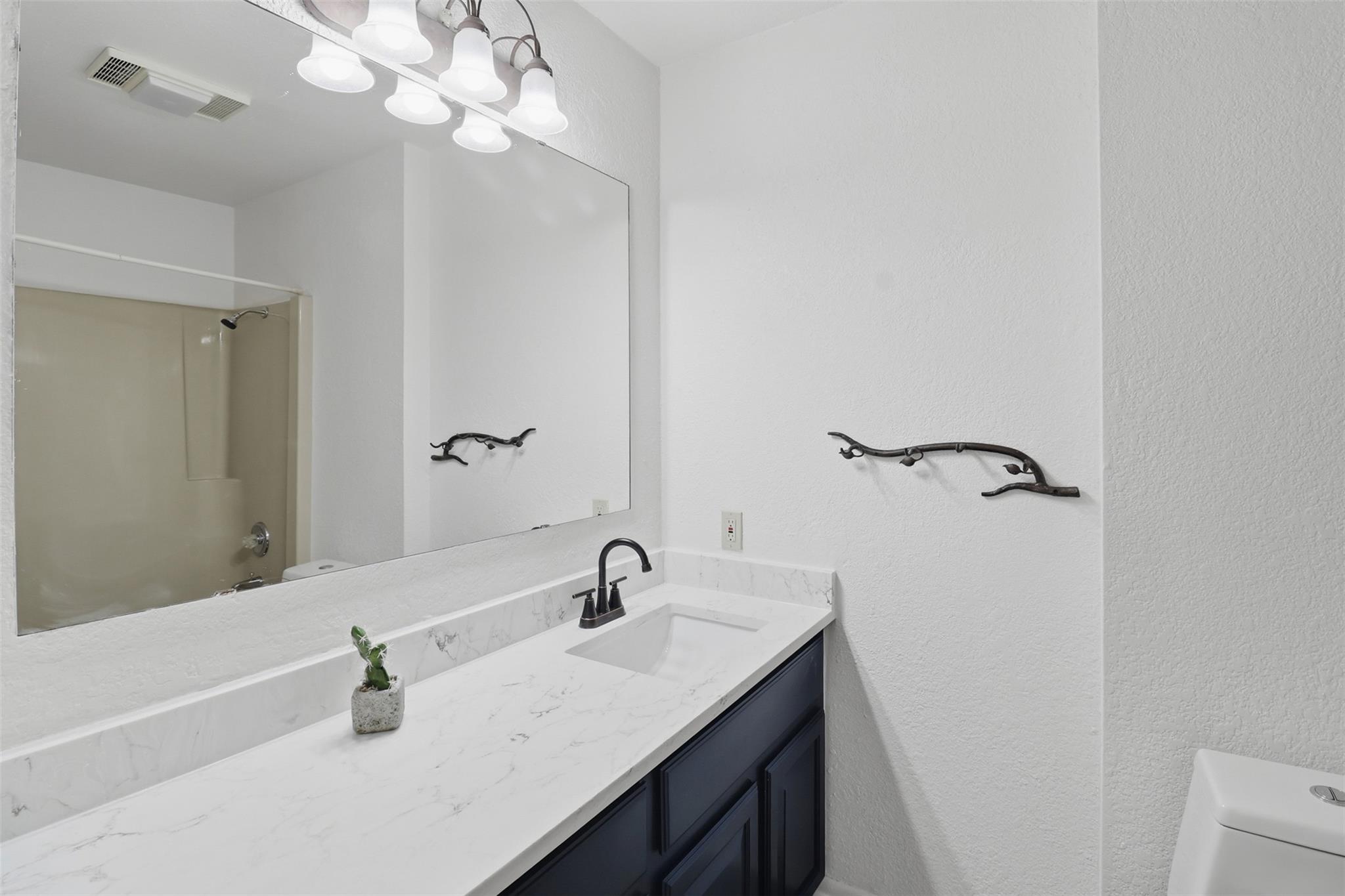 100 Bay Point Dr # 3, Horseshoe Bay, TX 78657