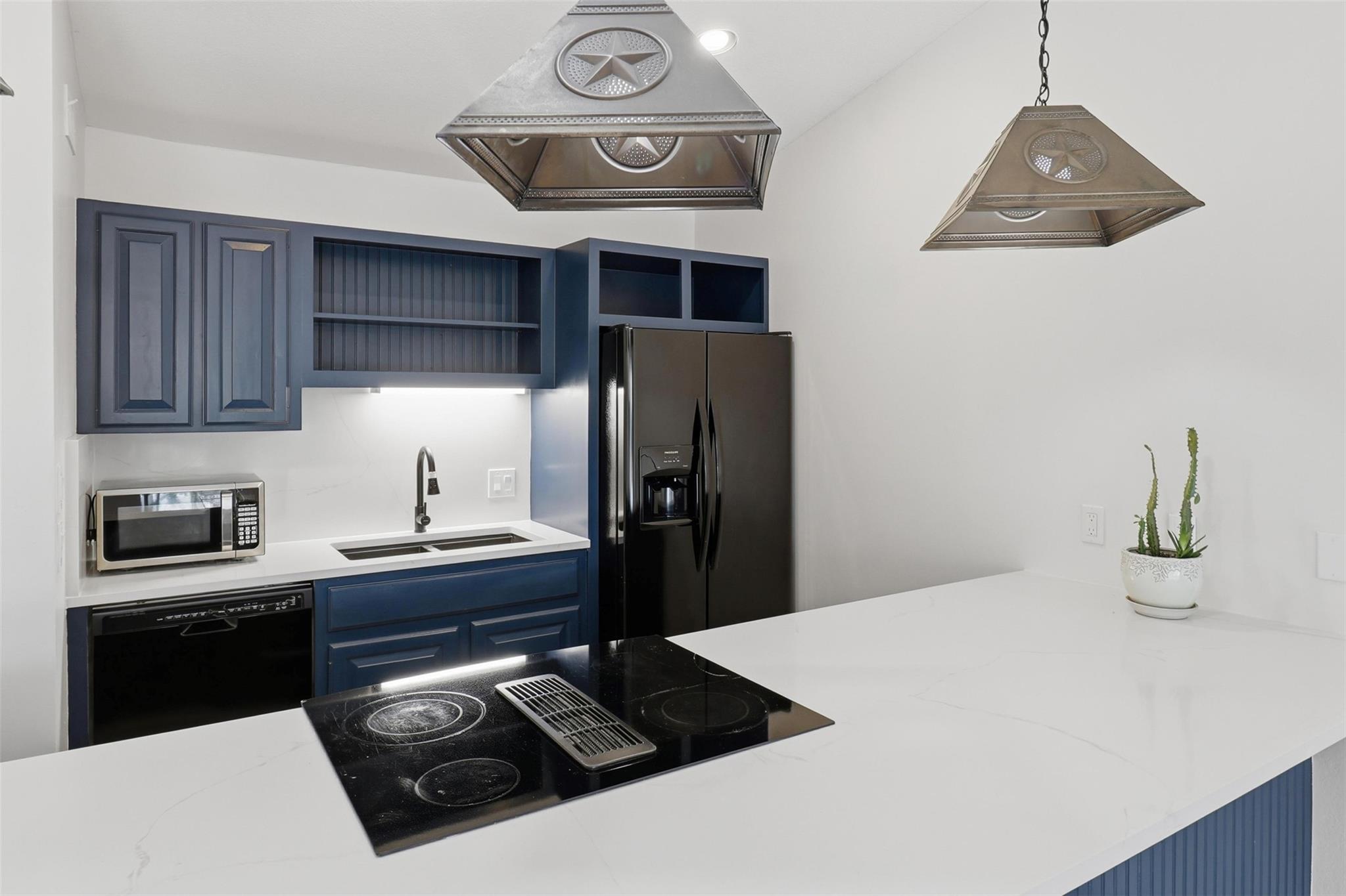 100 Bay Point Dr # 3, Horseshoe Bay, TX 78657