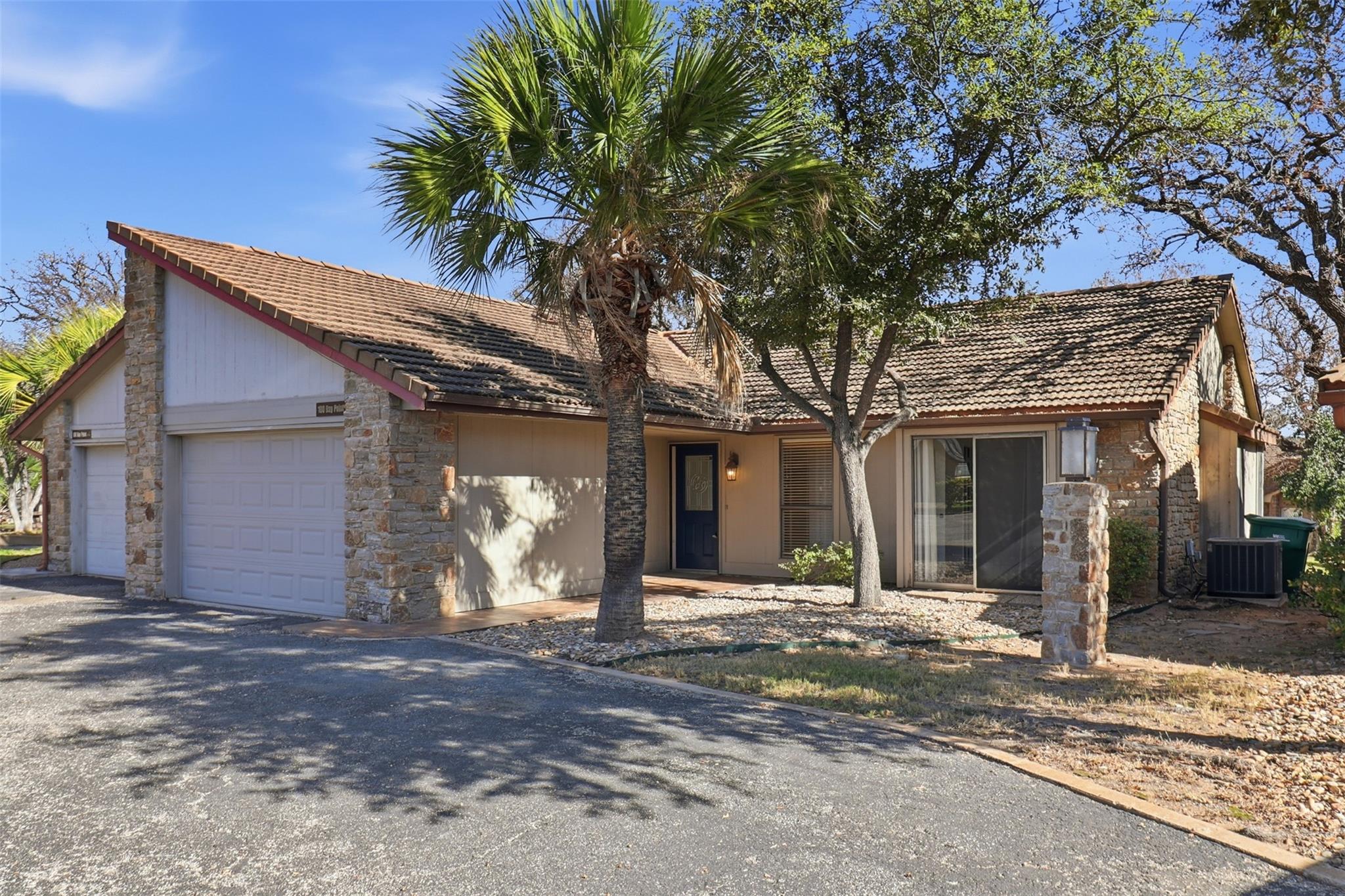 100 Bay Point Dr # 3, Horseshoe Bay, TX 78657