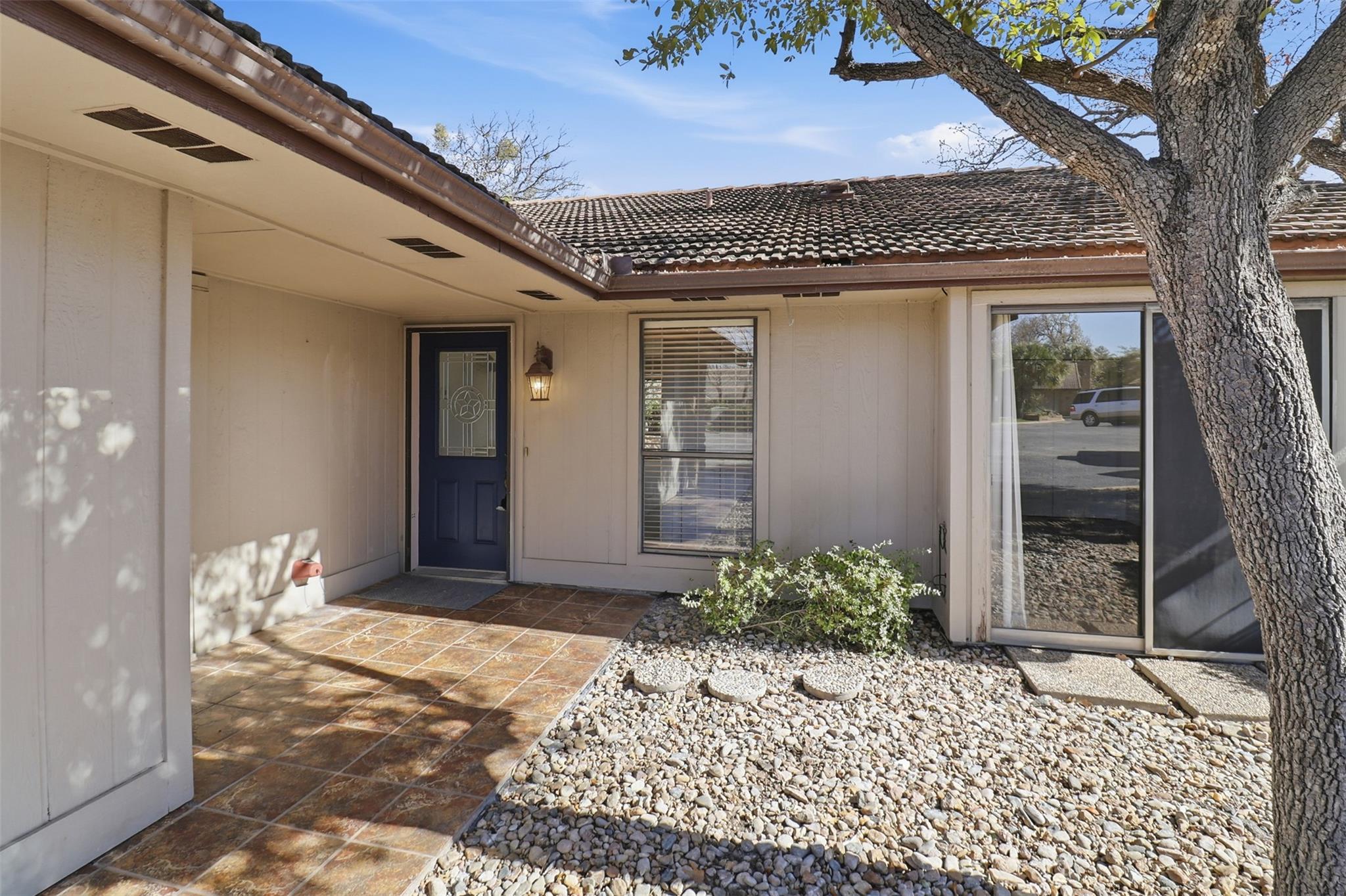 100 Bay Point Dr # 3, Horseshoe Bay, TX 78657