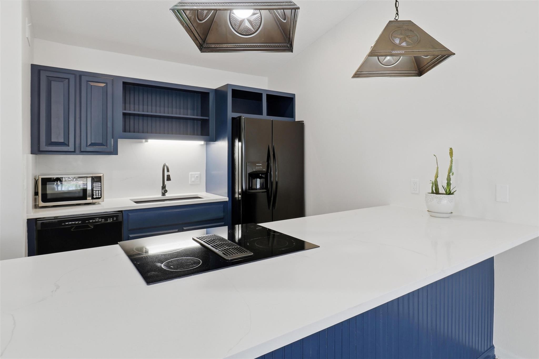 100 Bay Point Dr # 3, Horseshoe Bay, TX 78657