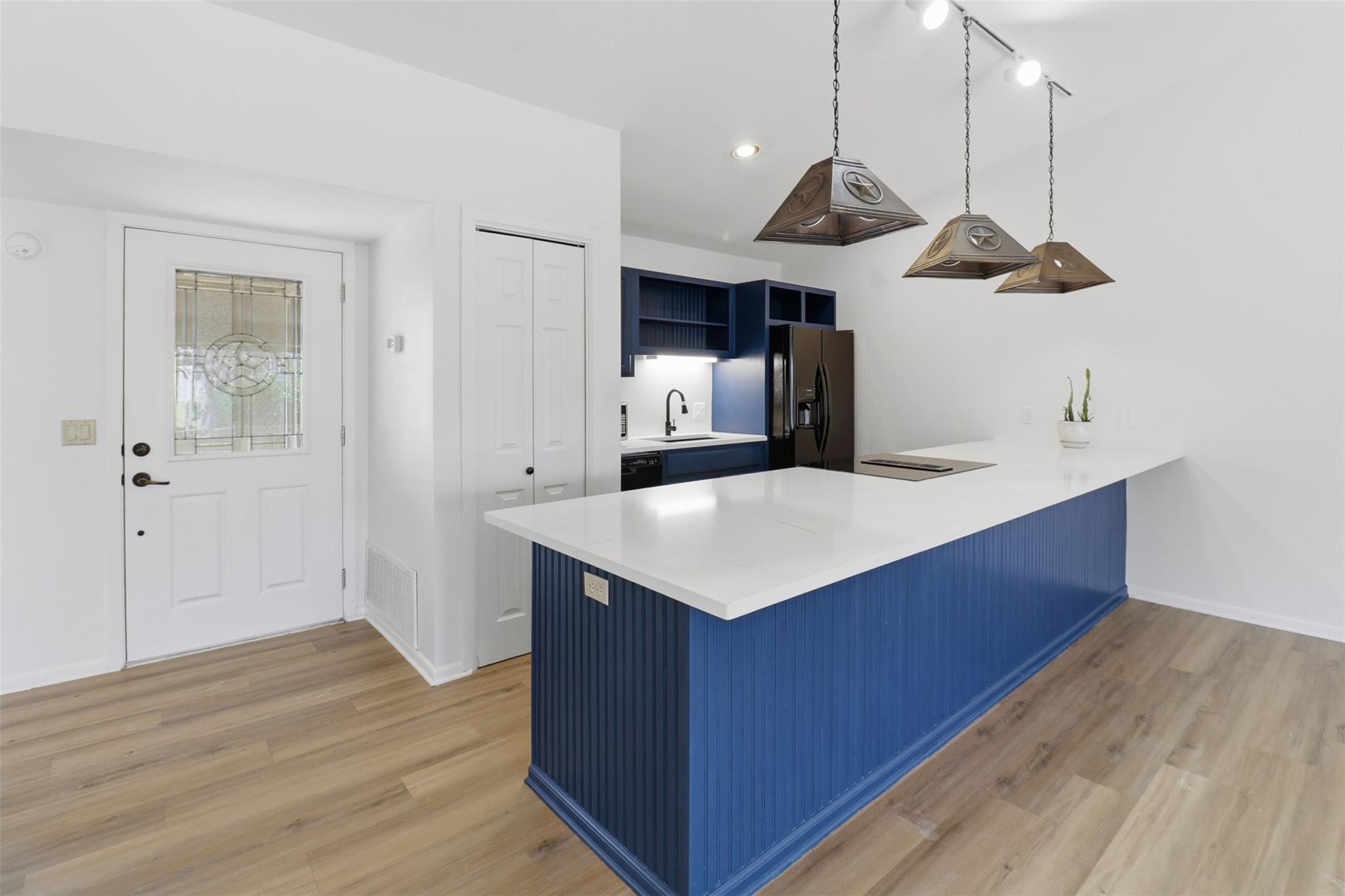 100 Bay Point Dr # 3, Horseshoe Bay, TX 78657