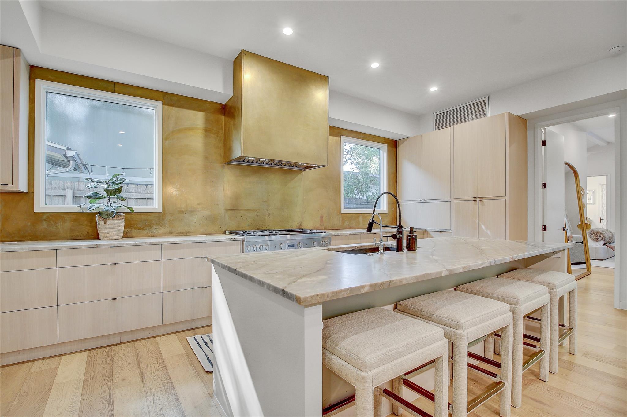 2006 Ford St, Austin, TX 78704