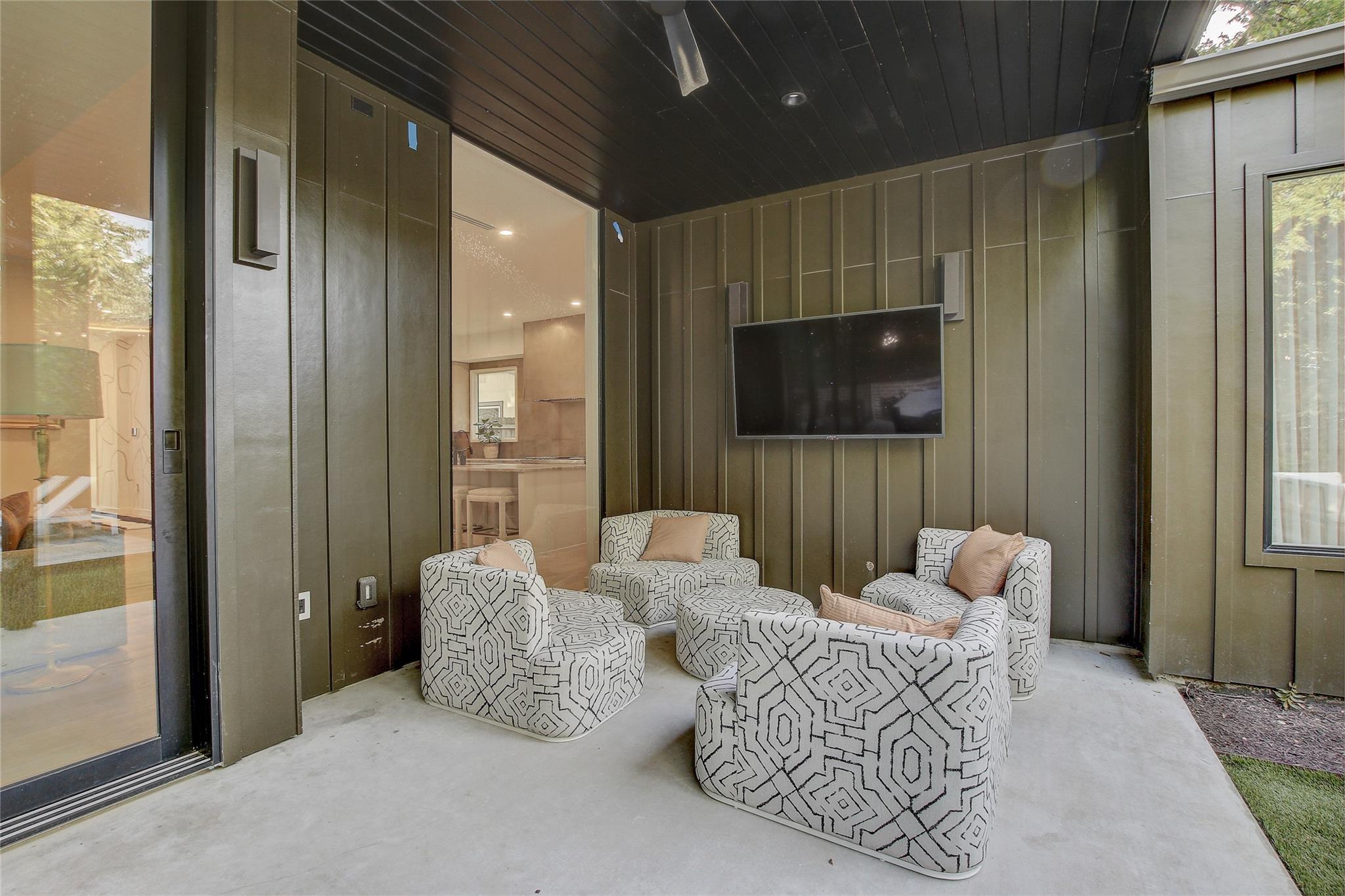 2006 Ford St, Austin, TX 78704