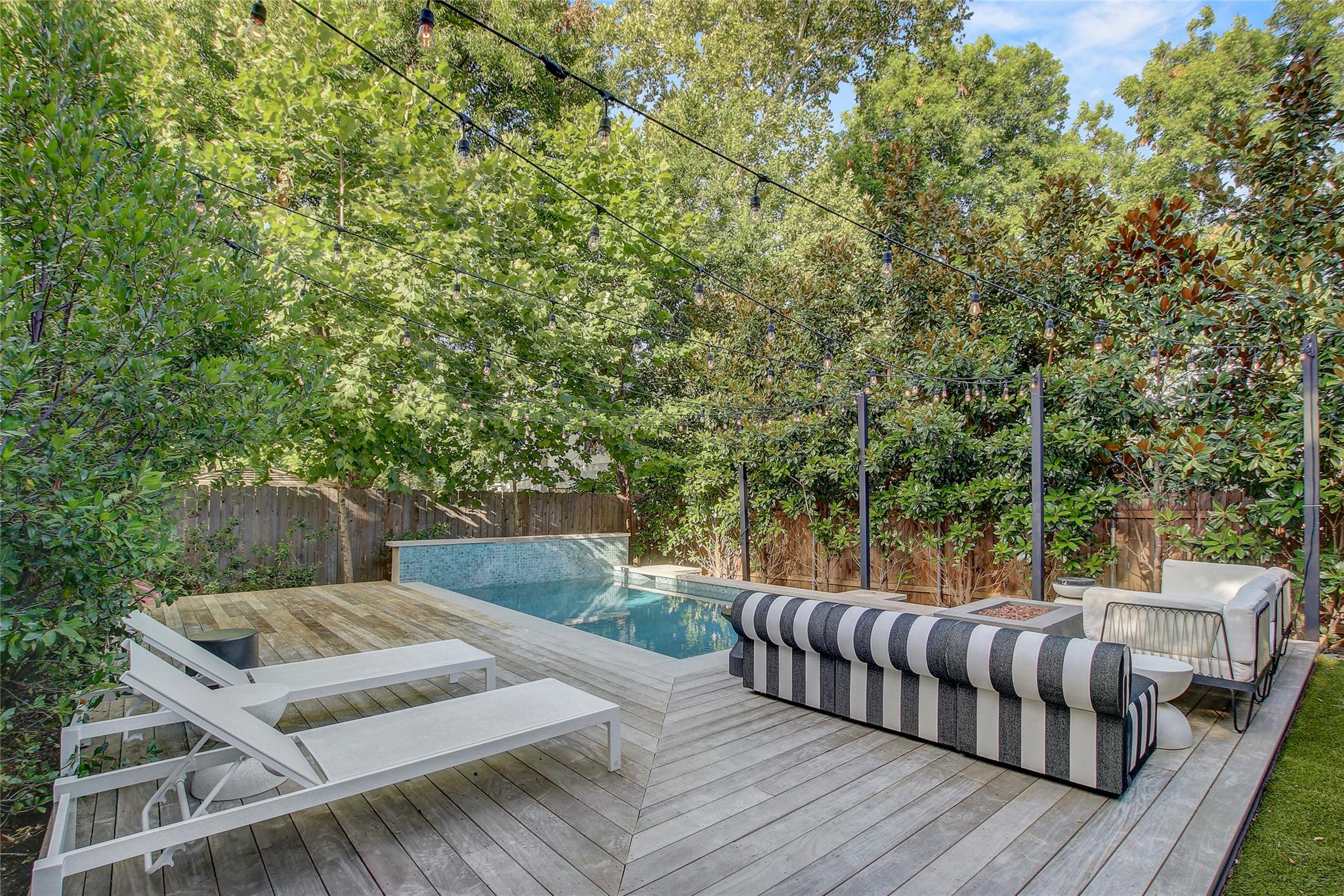 2006 Ford St, Austin, TX 78704