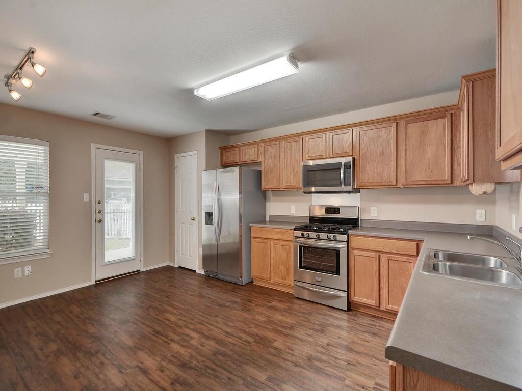 153 Chesser, Kyle, TX 78640