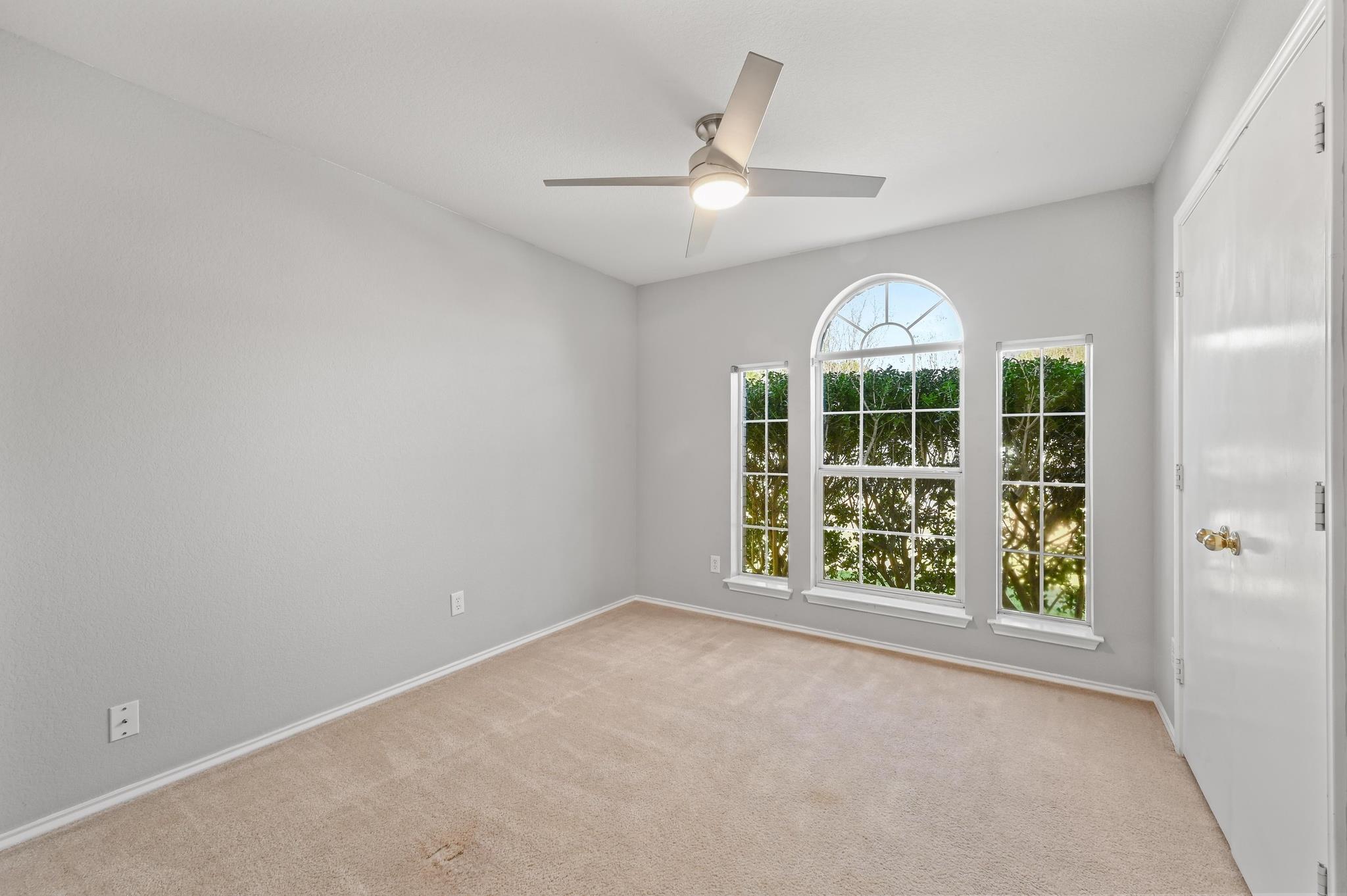 740 Clearview Cir, San Marcos, TX 78666