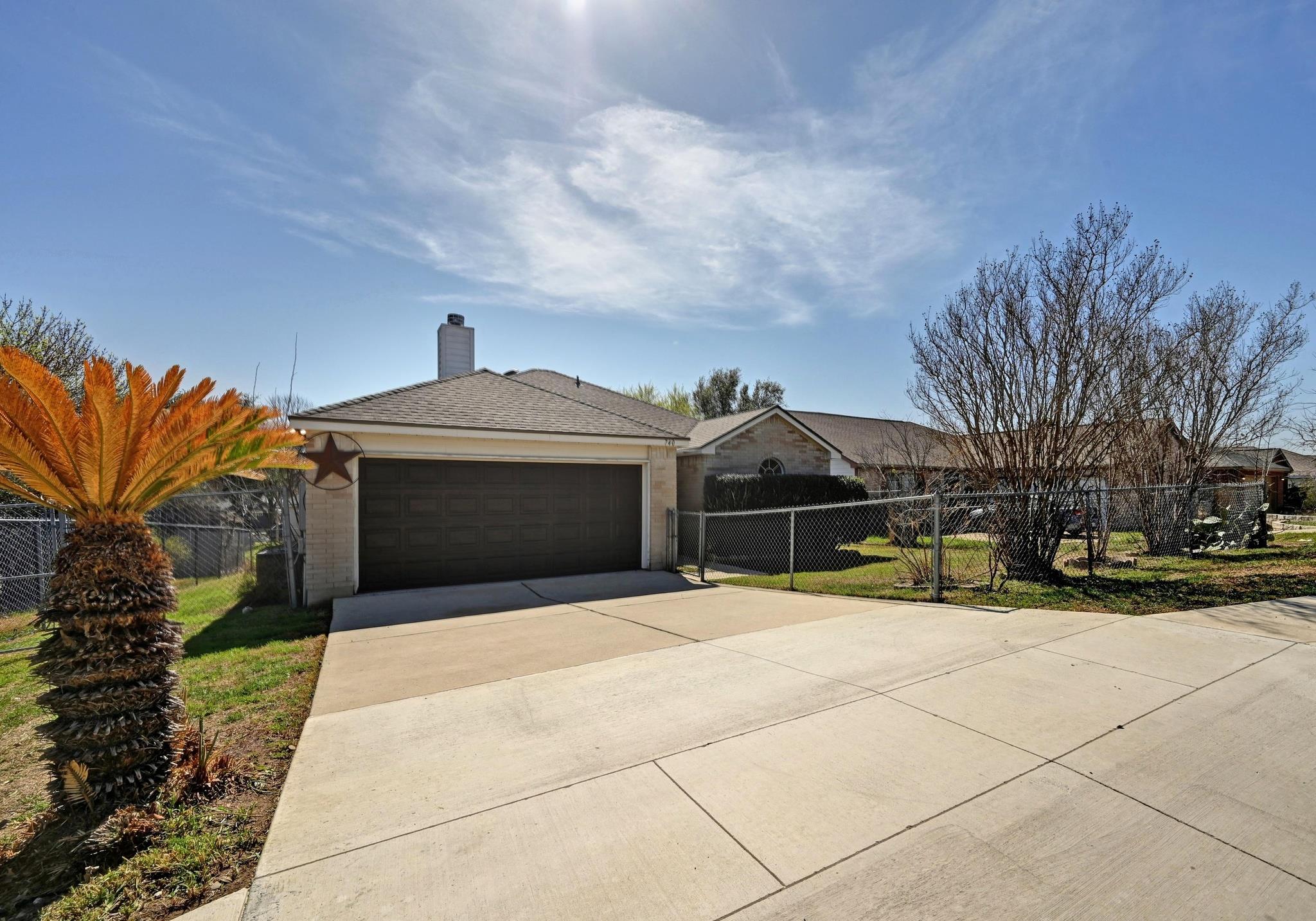 740 Clearview Cir, San Marcos, TX 78666