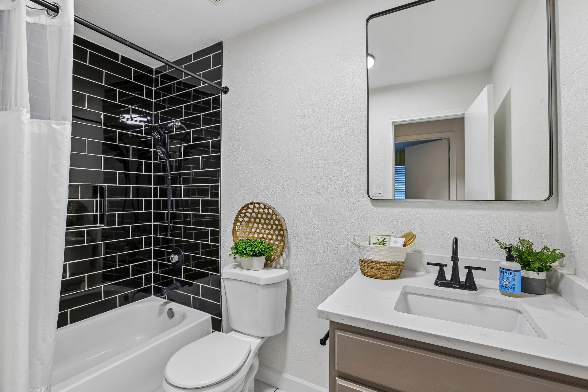 2000 Zephyr Ln, Round Rock, TX 78664