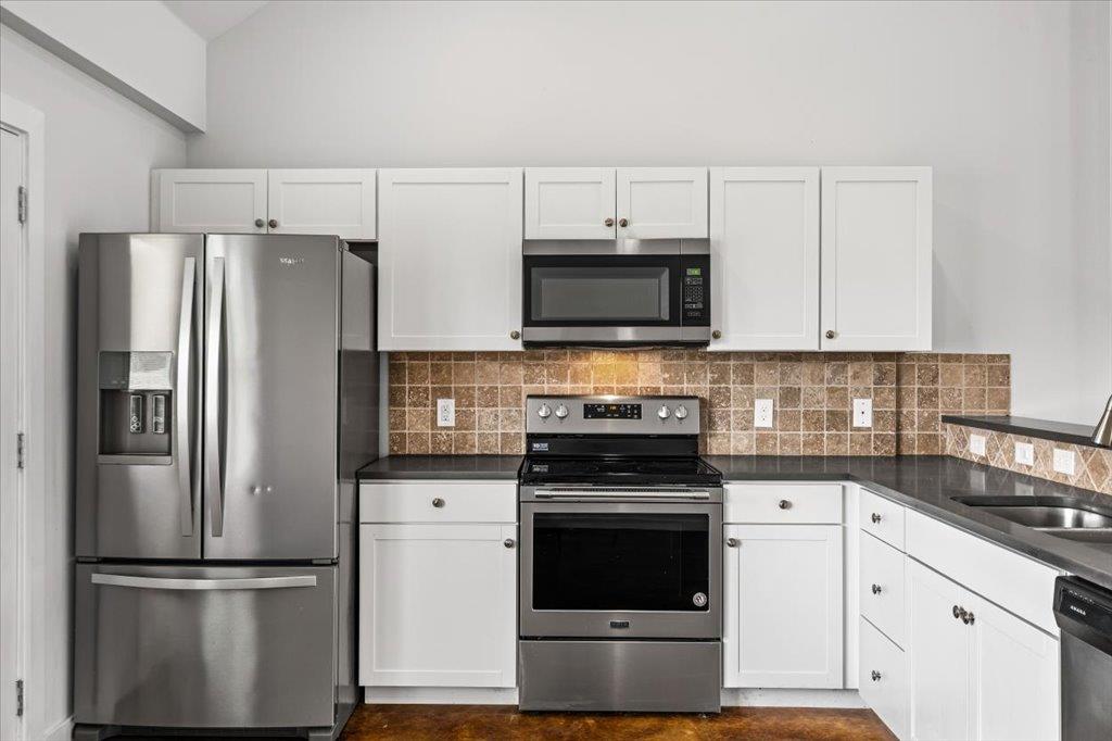 9913 Little Creek Cir, Dripping Springs, TX 78620