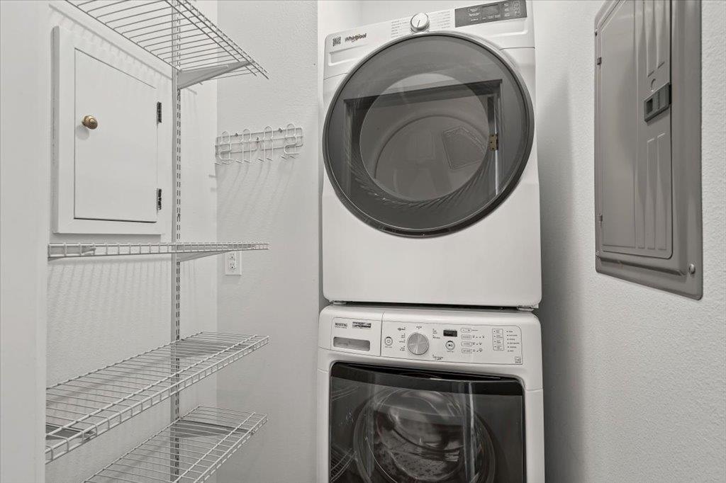 9913 Little Creek Cir, Dripping Springs, TX 78620