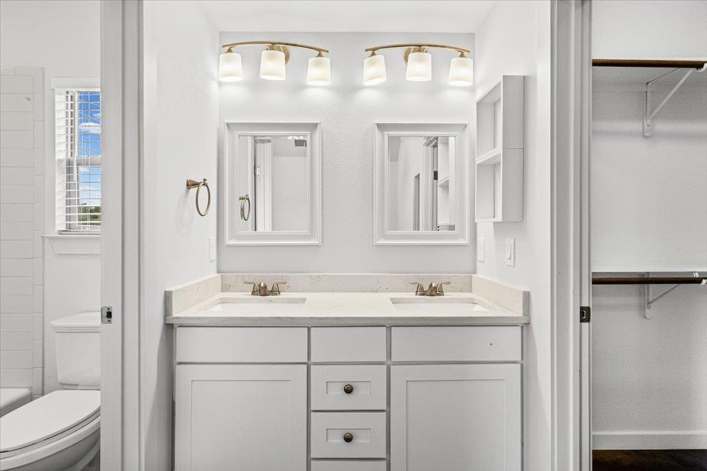 9913 Little Creek Cir, Dripping Springs, TX 78620