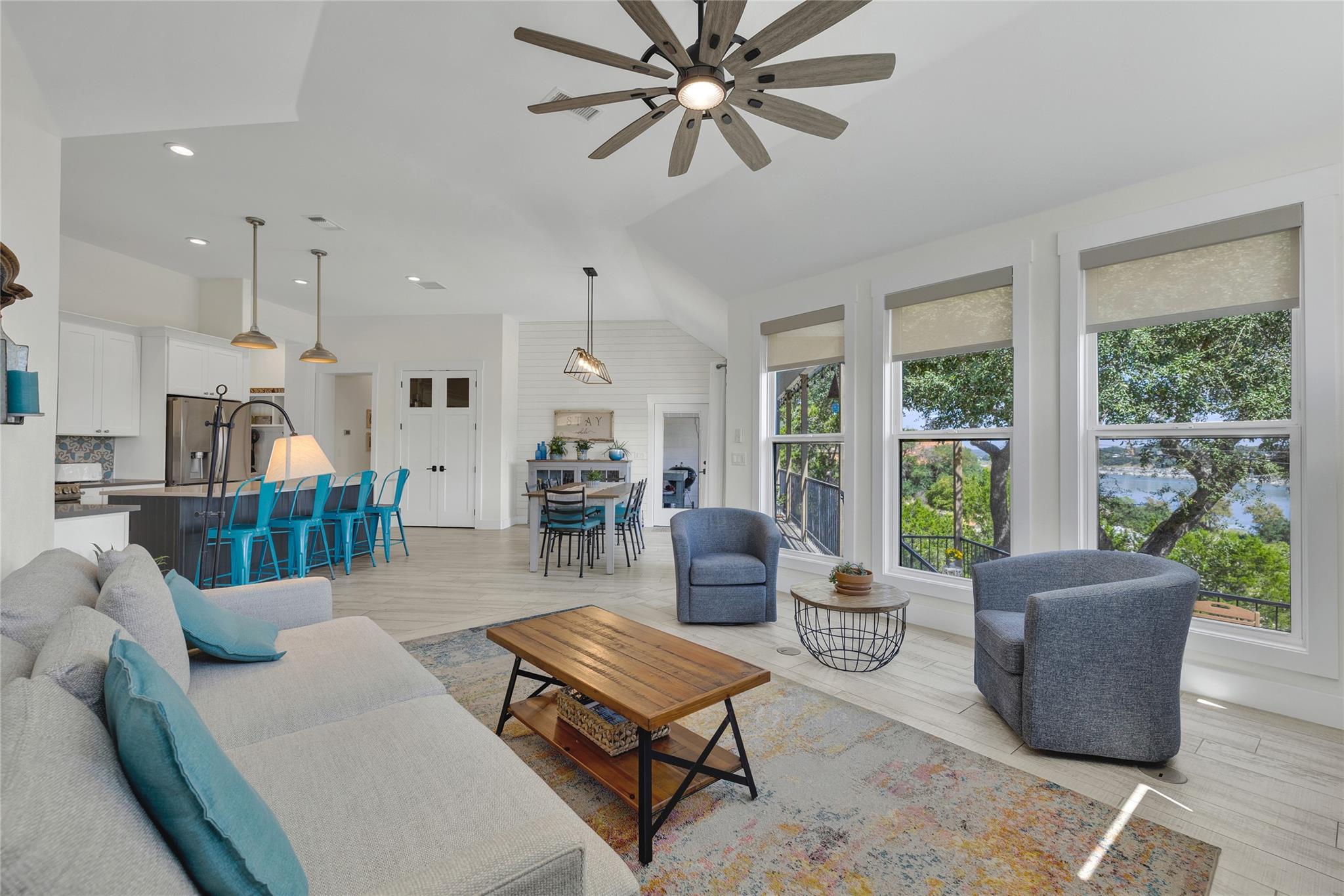 1799 Lakeside Dr W, Canyon Lake, TX 78133