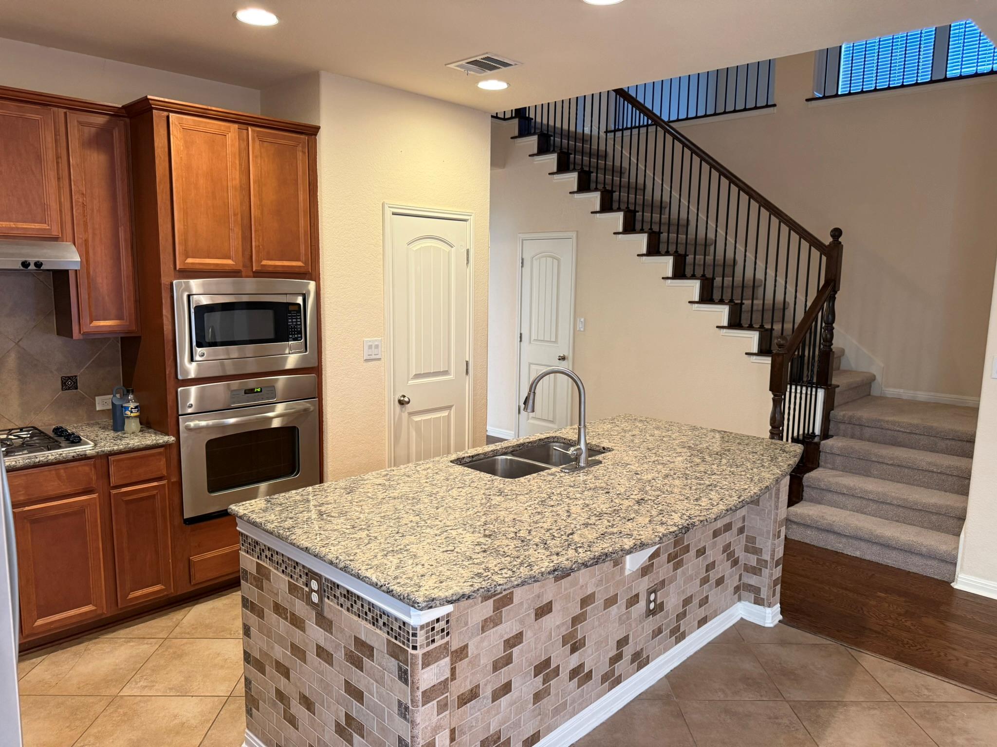 4387 Green Tree Dr, Round Rock, TX 78665