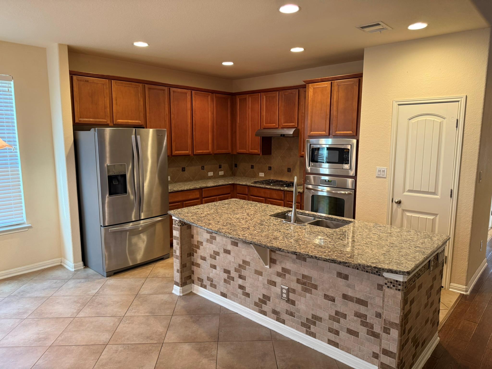 4387 Green Tree Dr, Round Rock, TX 78665