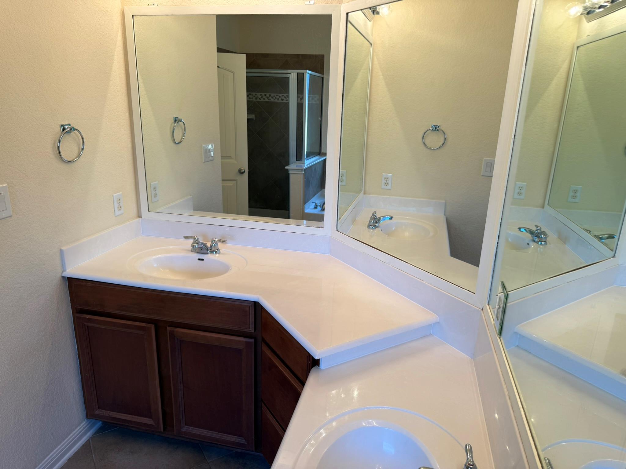 4387 Green Tree Dr, Round Rock, TX 78665