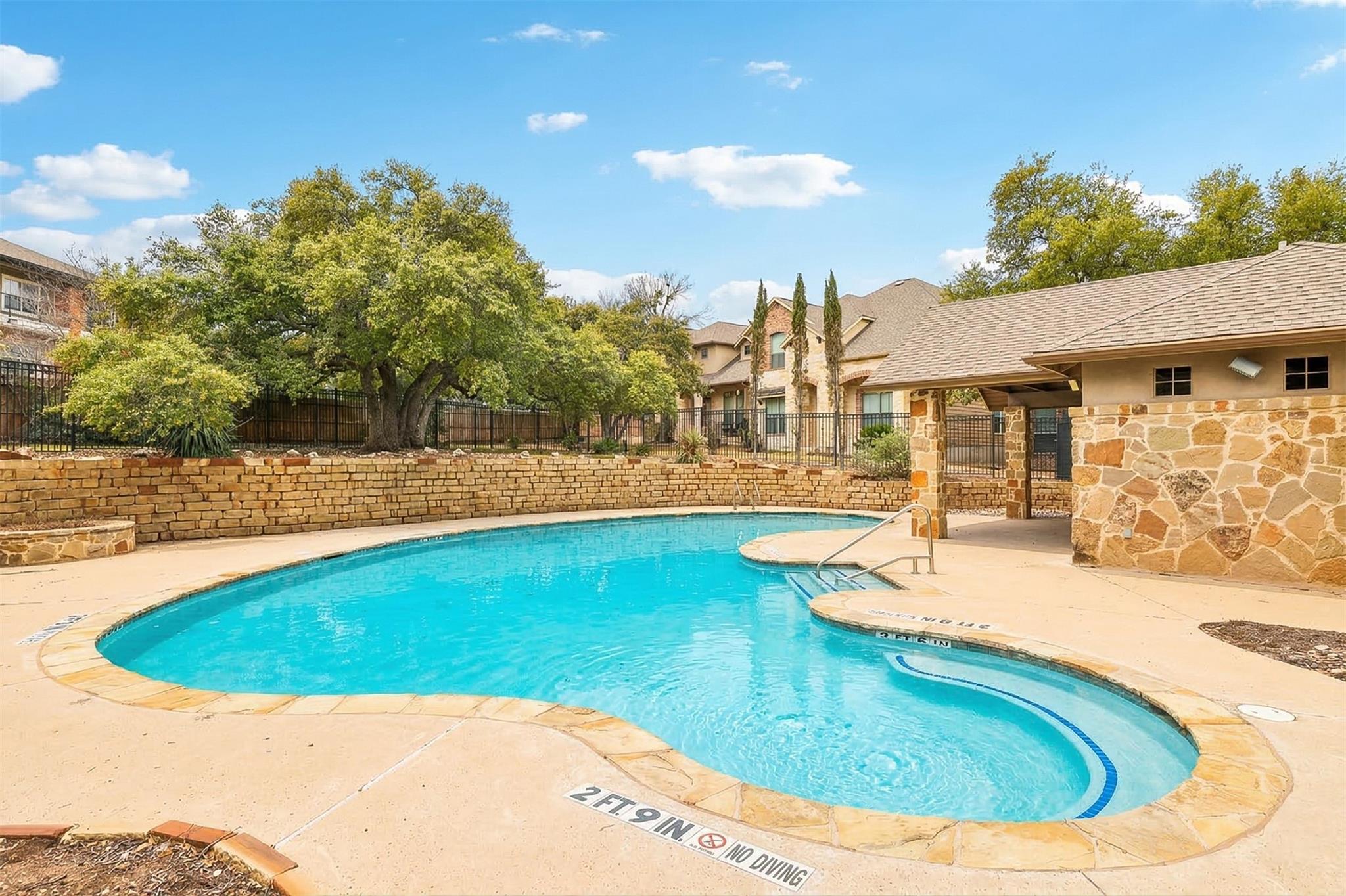 11400 W Parmer Ln # 40, Cedar Park, TX 78613