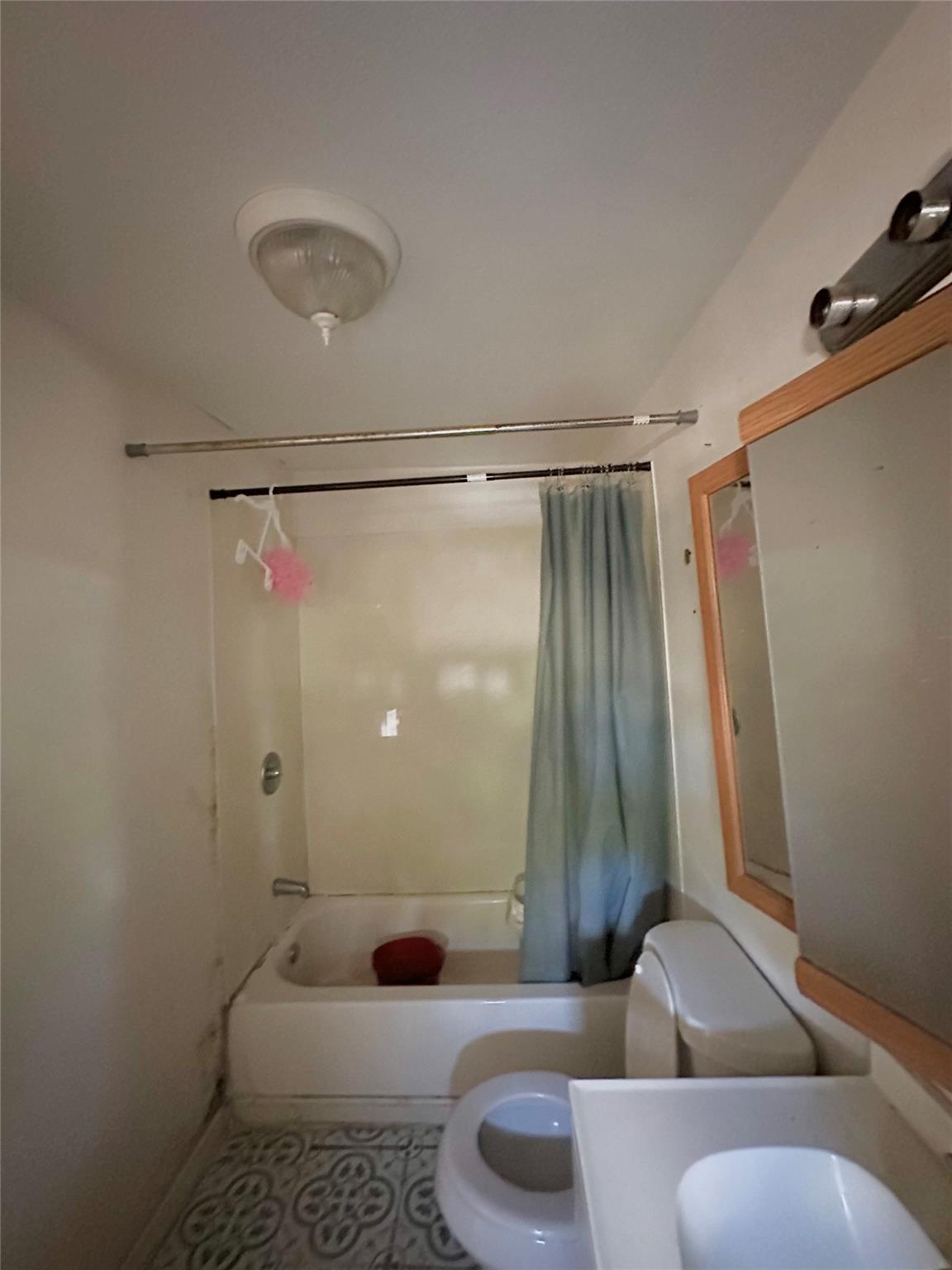 820 Chihuahua St, Lockhart, TX 78644