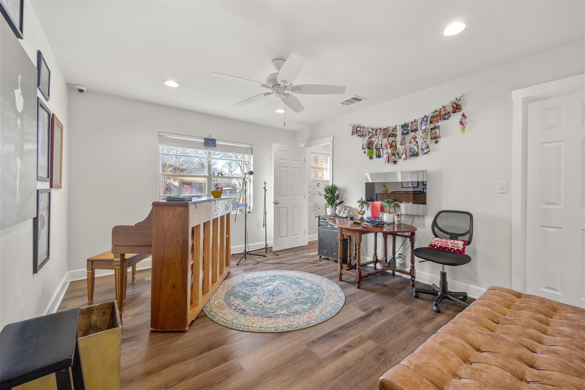 603 W Highway 290 Highway, Dripping Springs, TX 78620