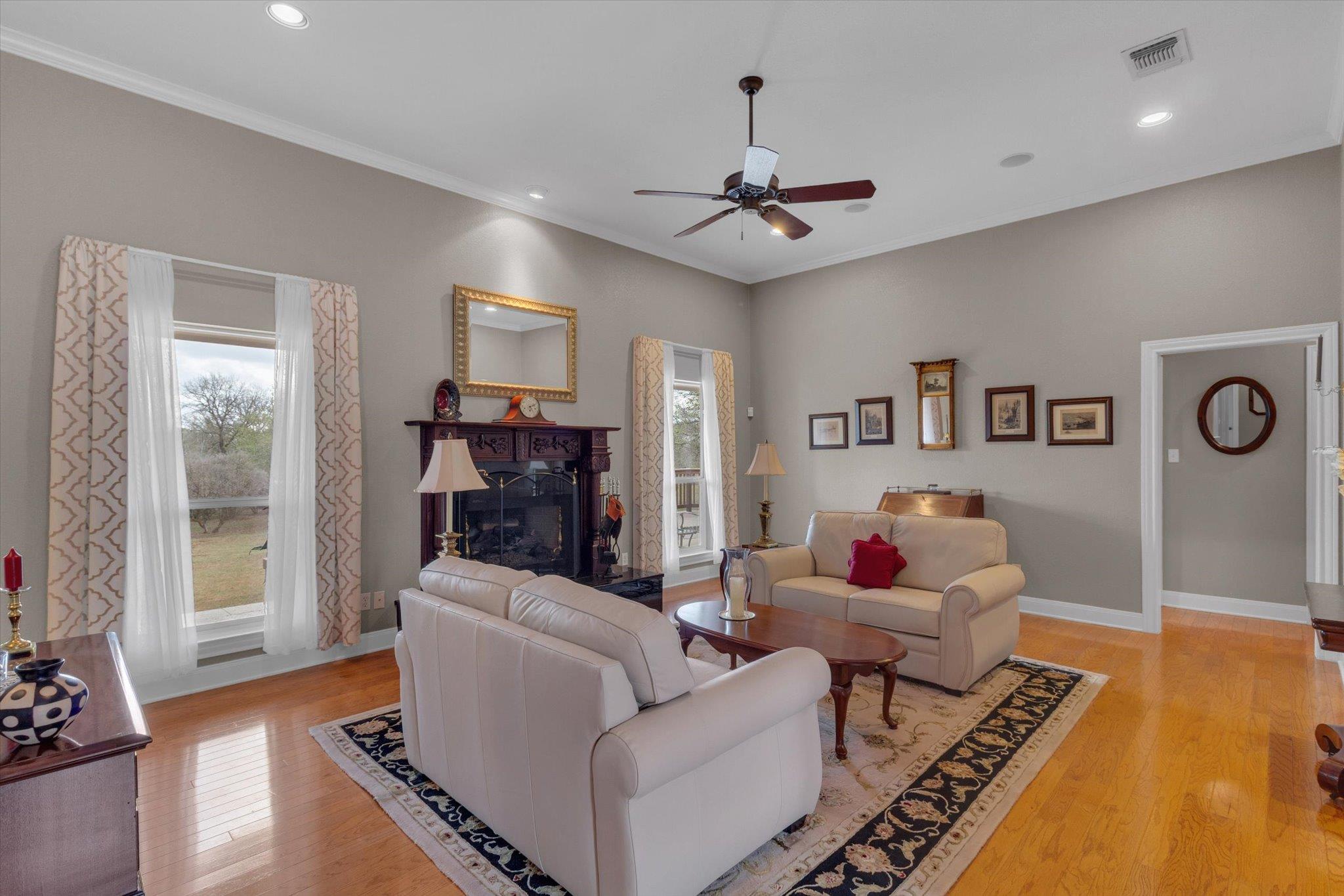 2235 Summit Ridge Dr, San Marcos, TX 78666