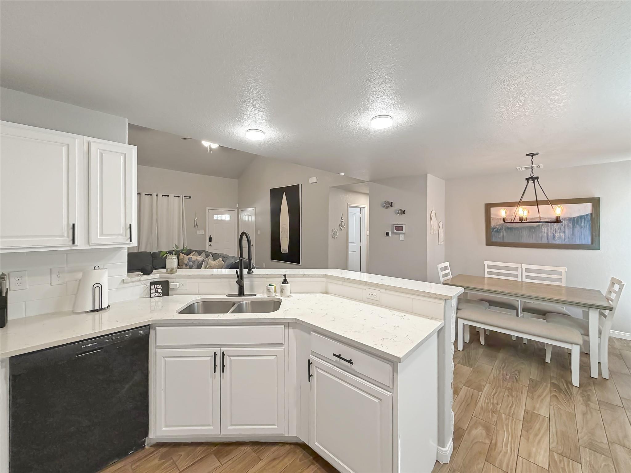 156 Deer Run Pass, Canyon Lake, TX 78133