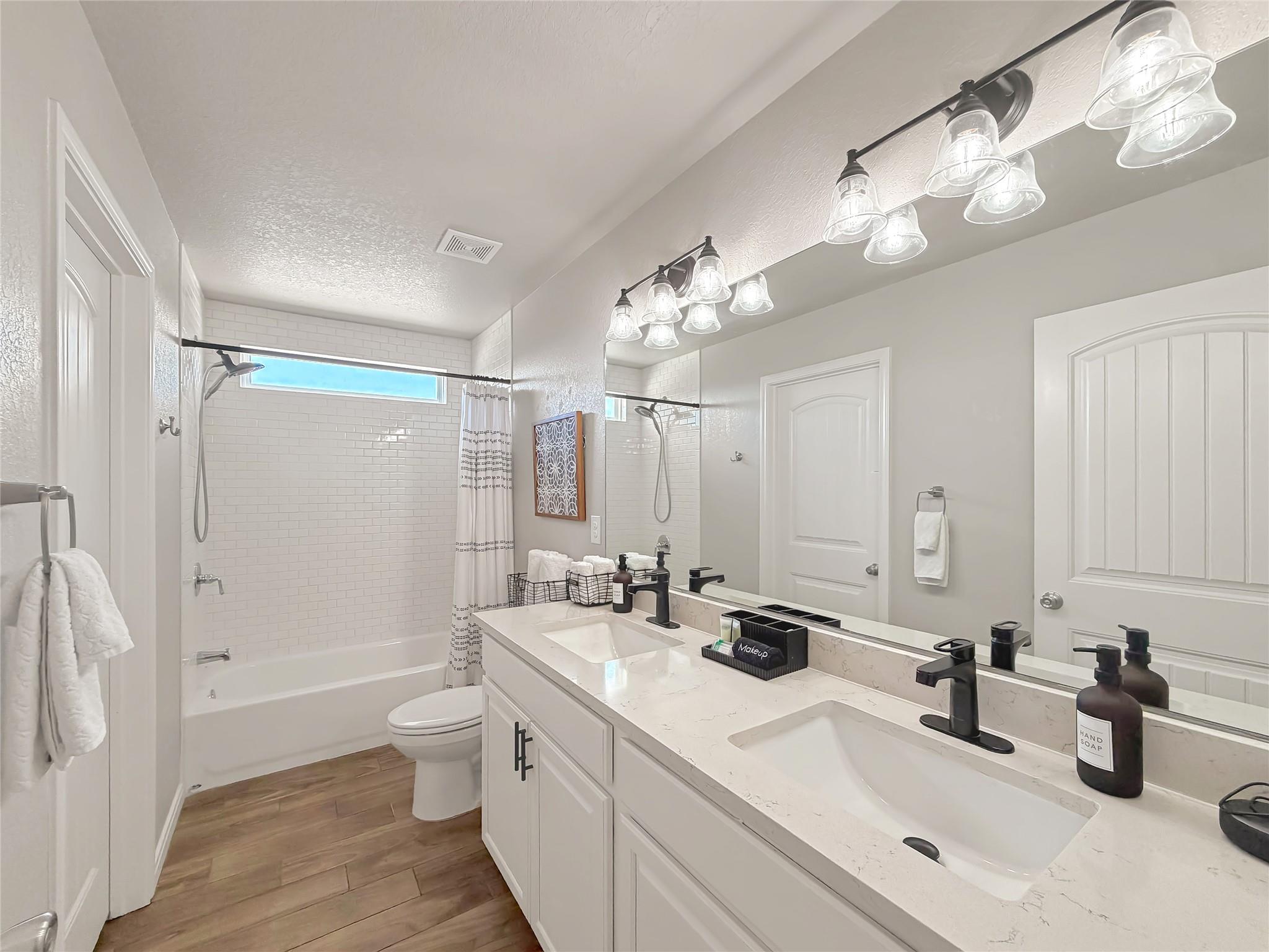 156 Deer Run Pass, Canyon Lake, TX 78133