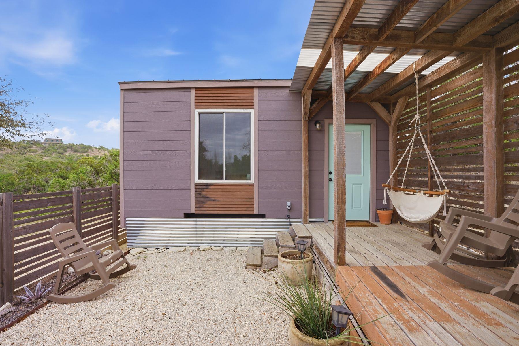 530 Pioneer Trl, Dripping Springs, TX 78620