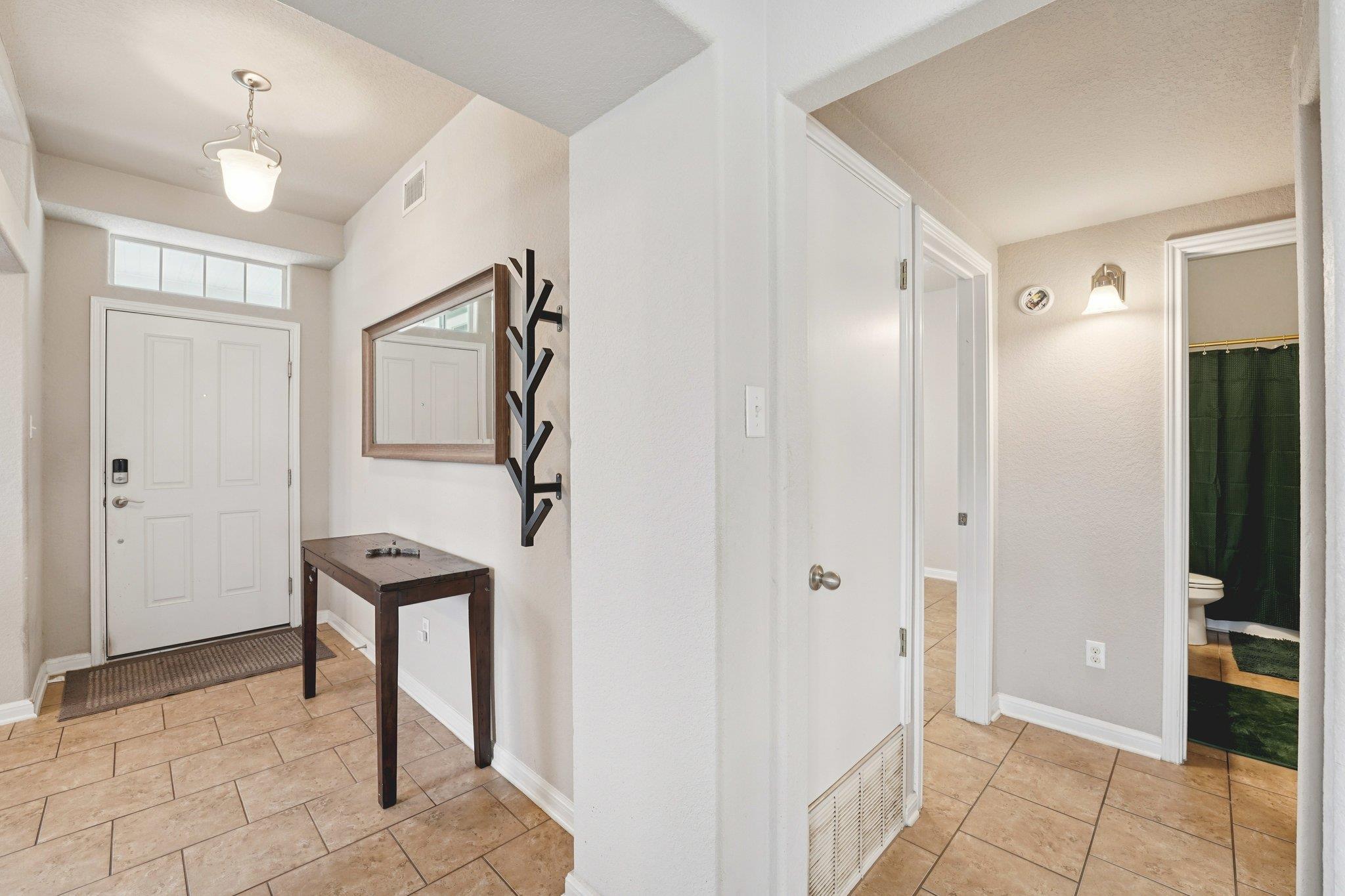 1048 Sanders, Kyle, TX 78640