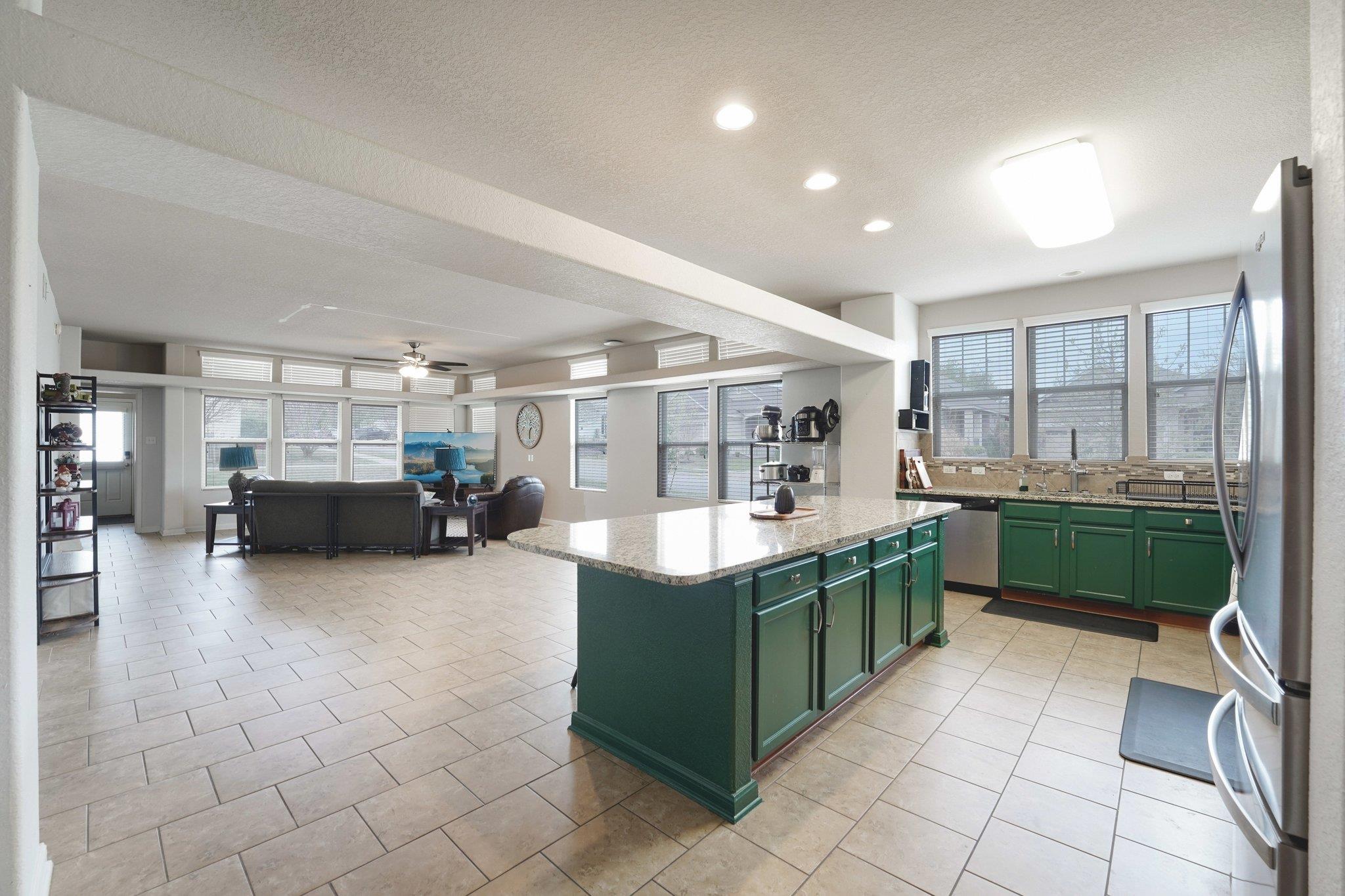 1048 Sanders, Kyle, TX 78640