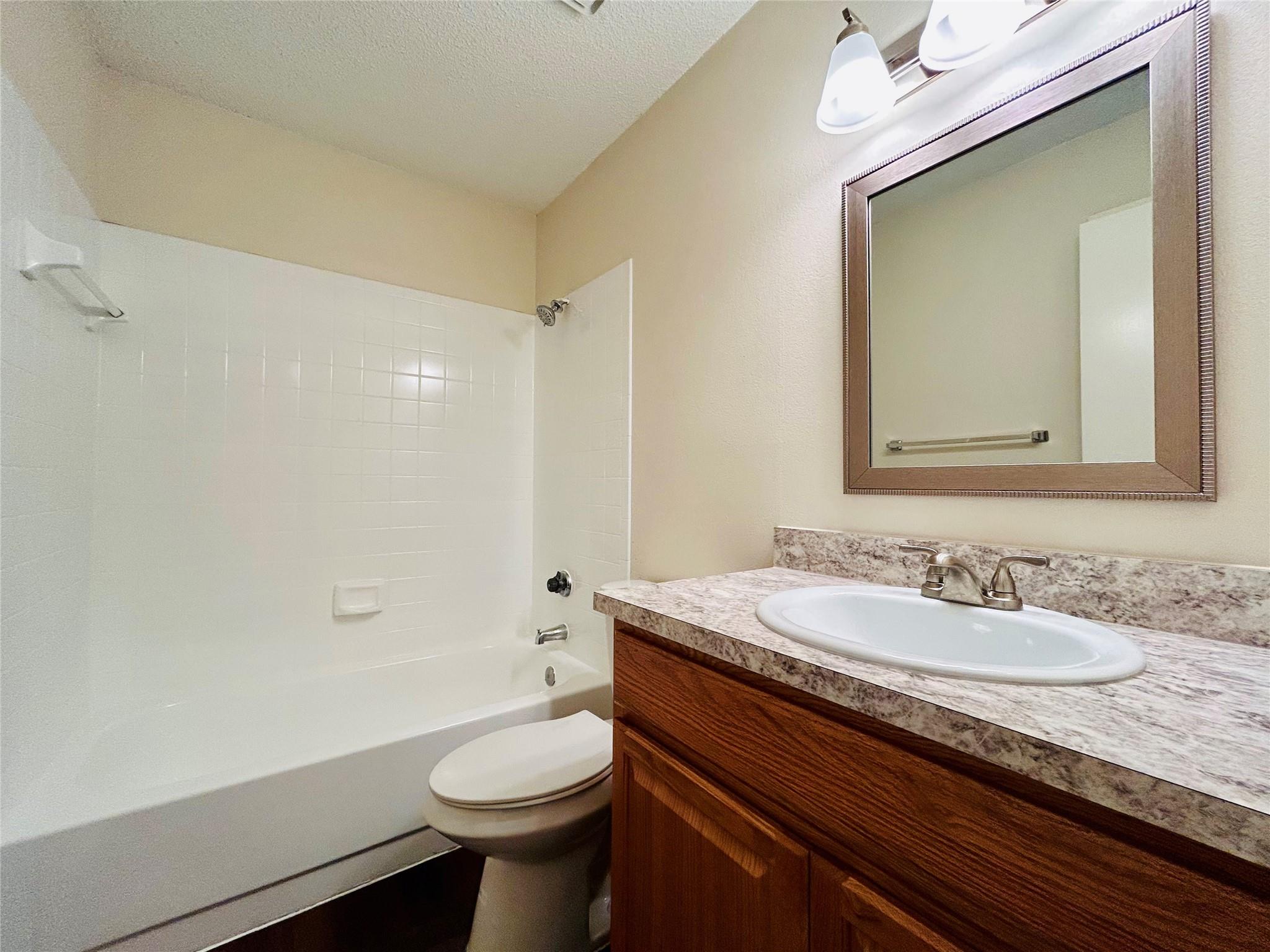 8902 Schick Rd # B, Austin, TX 78729