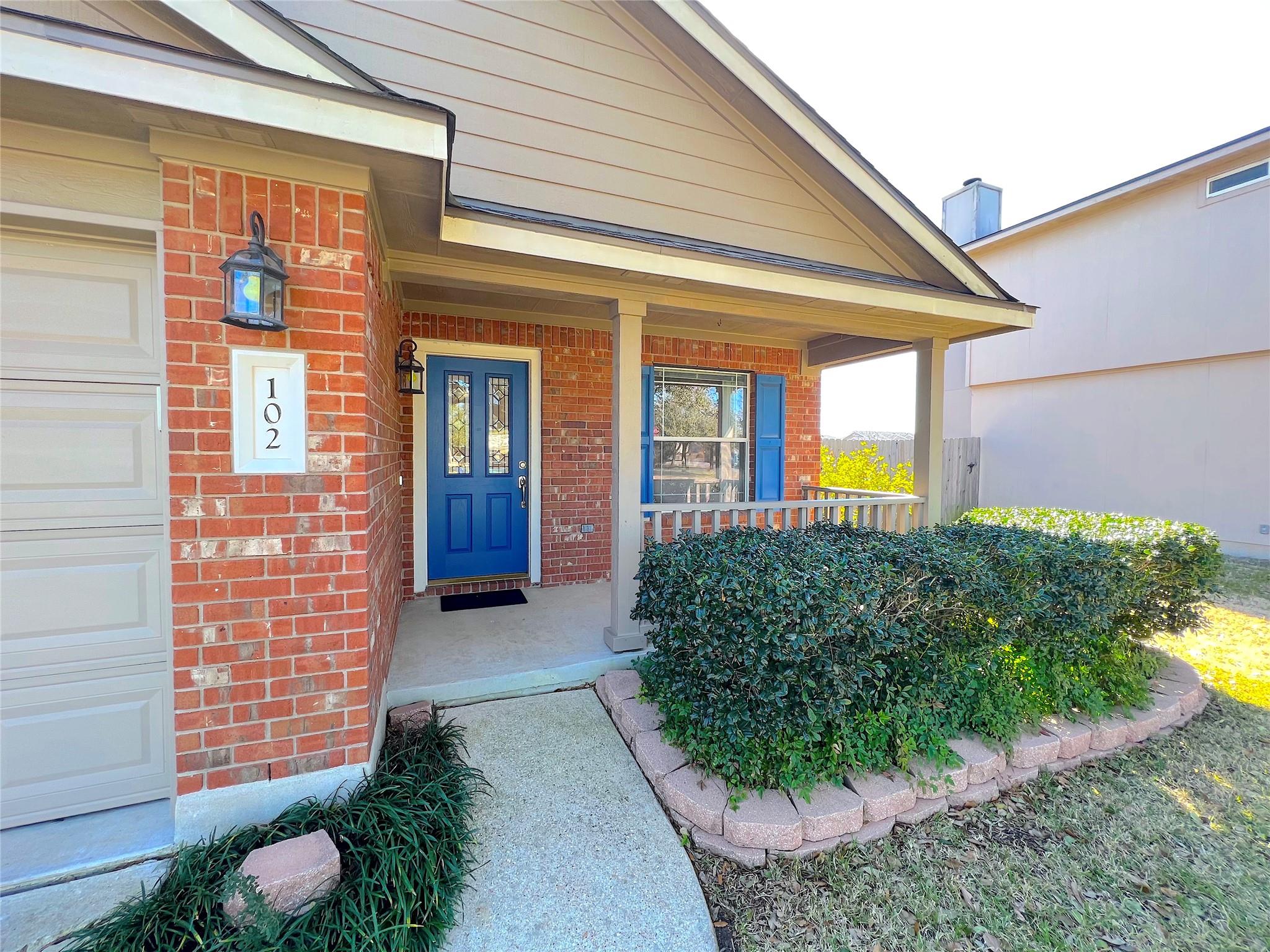 102 Wren Cv, Hutto, TX 78634