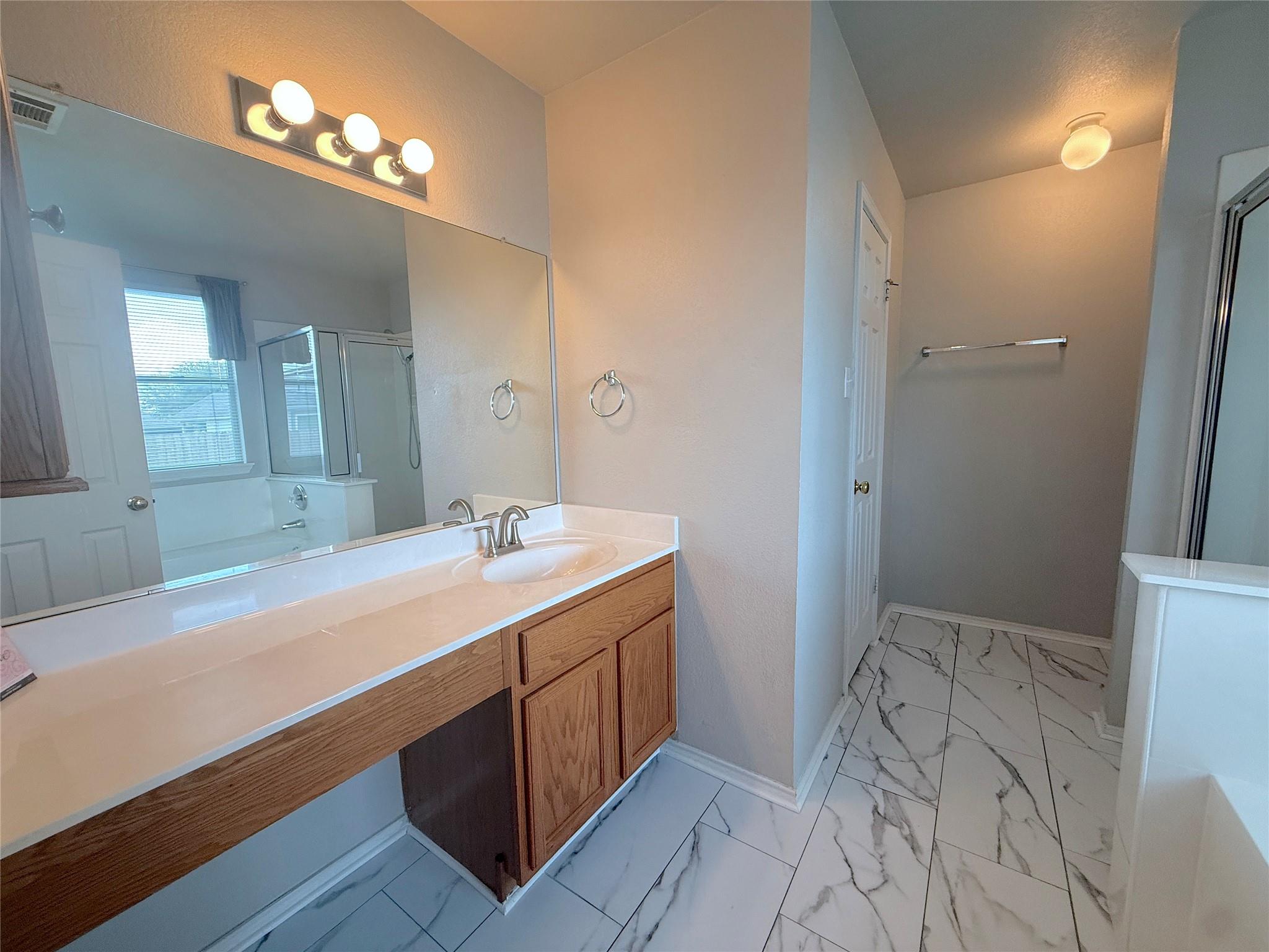 102 Wren Cv, Hutto, TX 78634