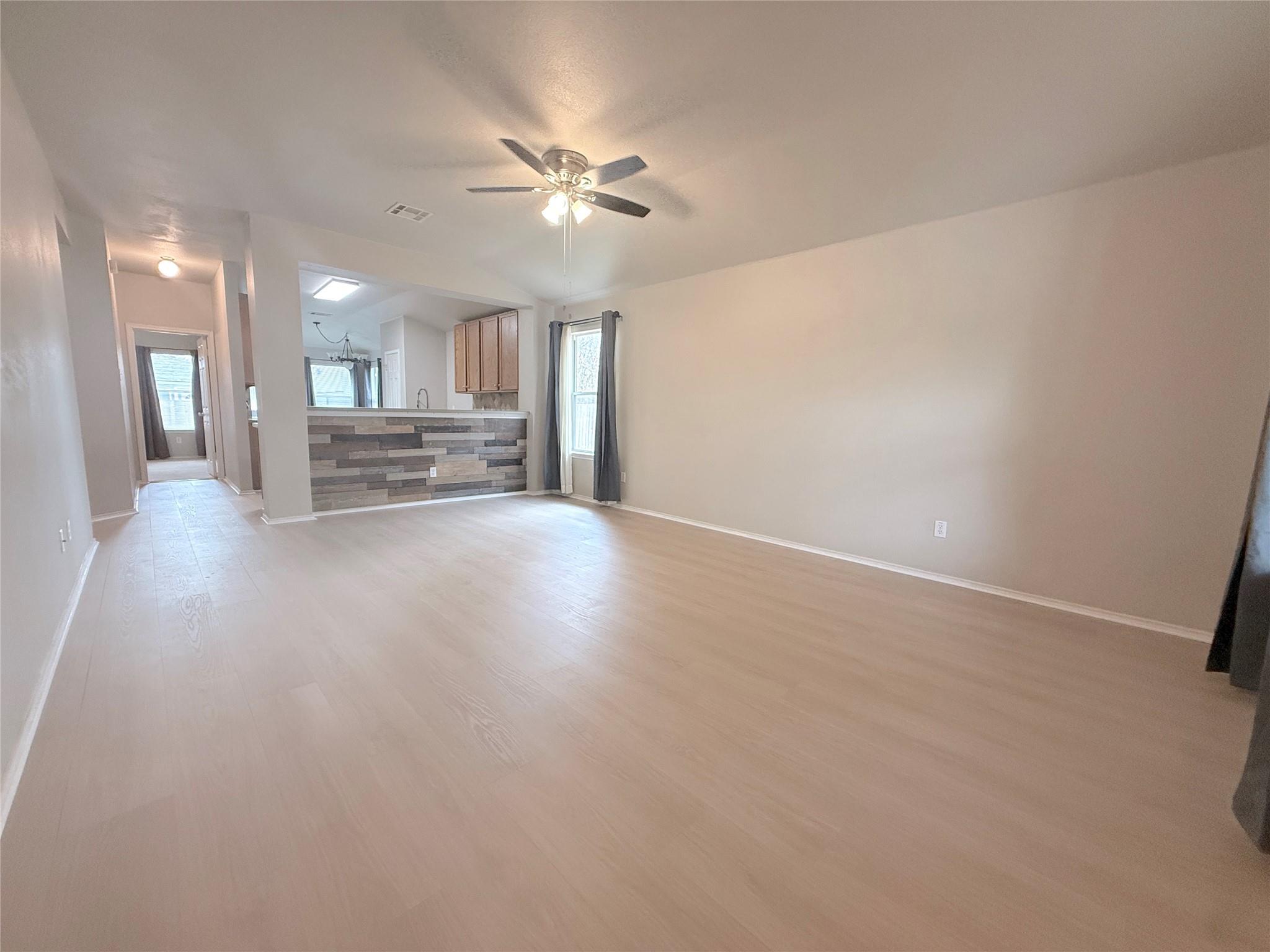 102 Wren Cv, Hutto, TX 78634