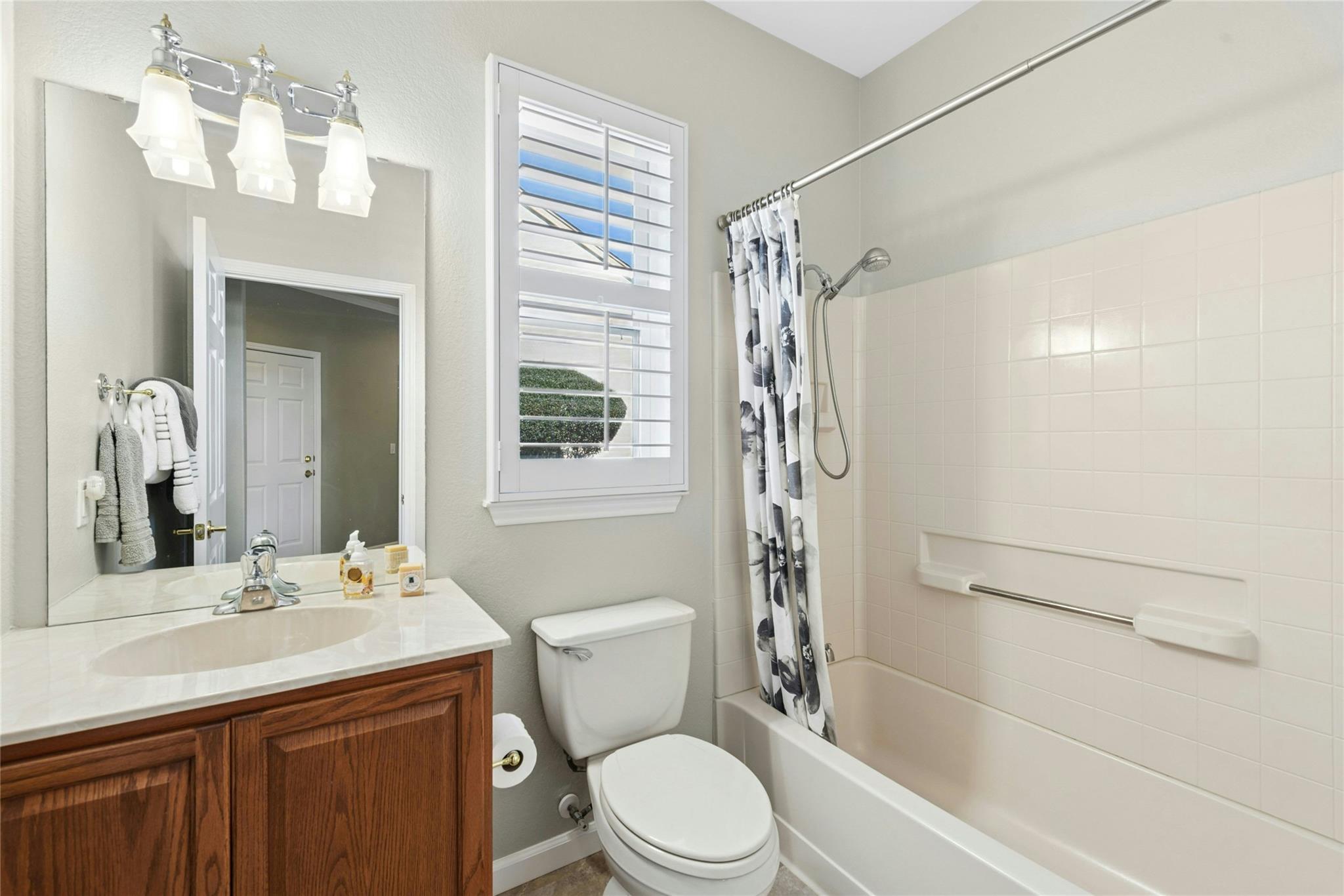 213 Crockett Loop, Georgetown, TX 78633