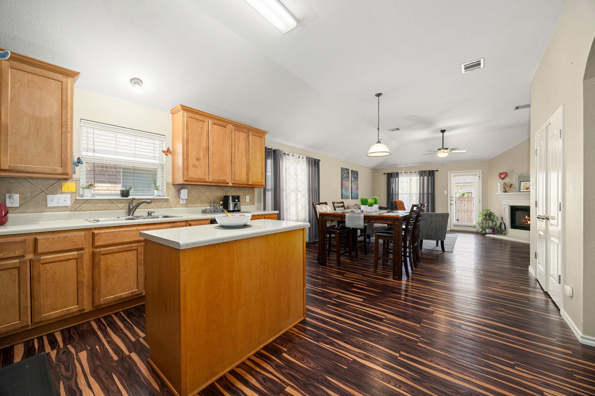 1009 Zeus Cir, Round Rock, TX 78665