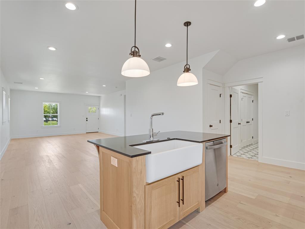 416 Stagecoach Trl, San Marcos, TX 78666