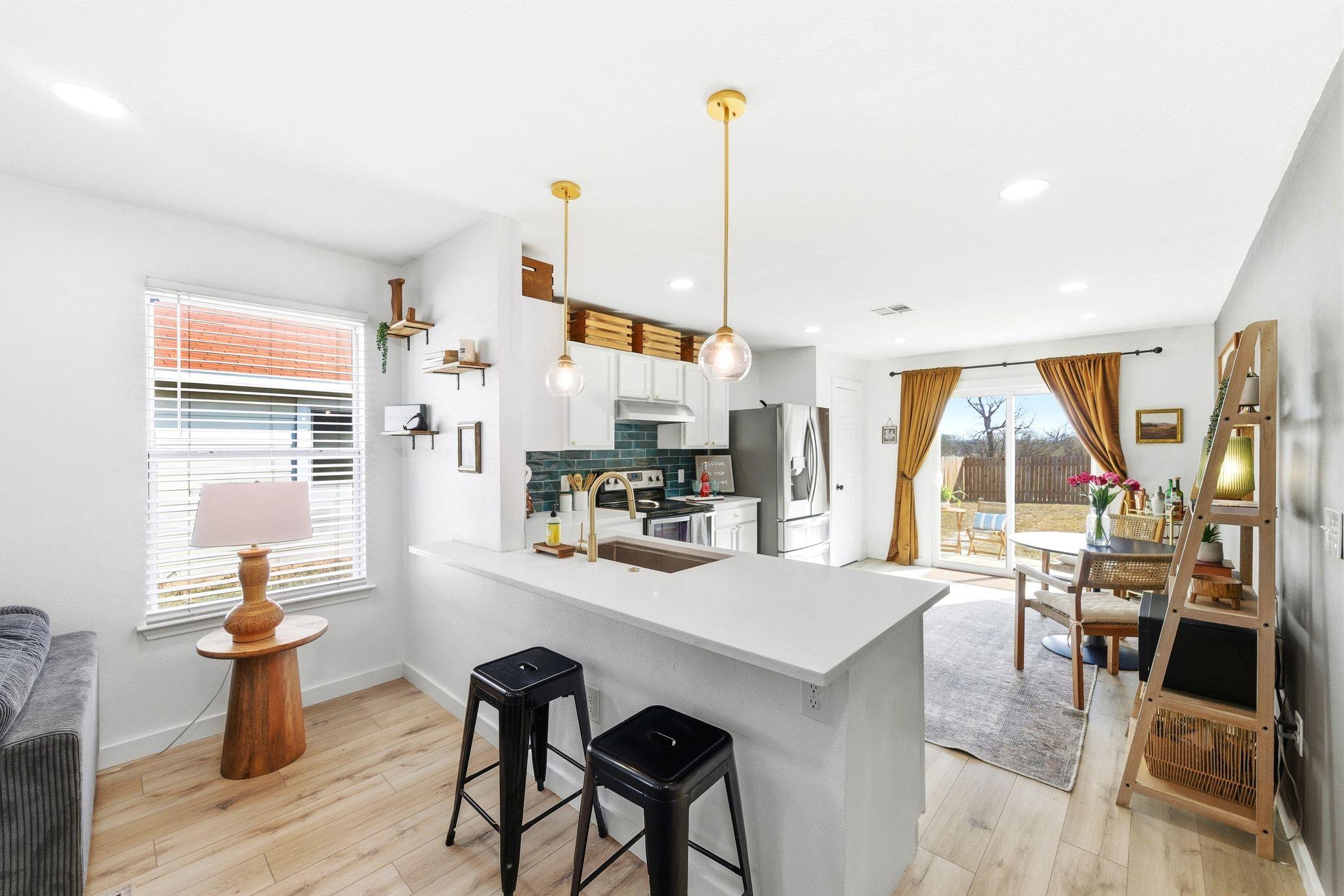 5905 Los Dios Pl, Del Valle, TX 78617