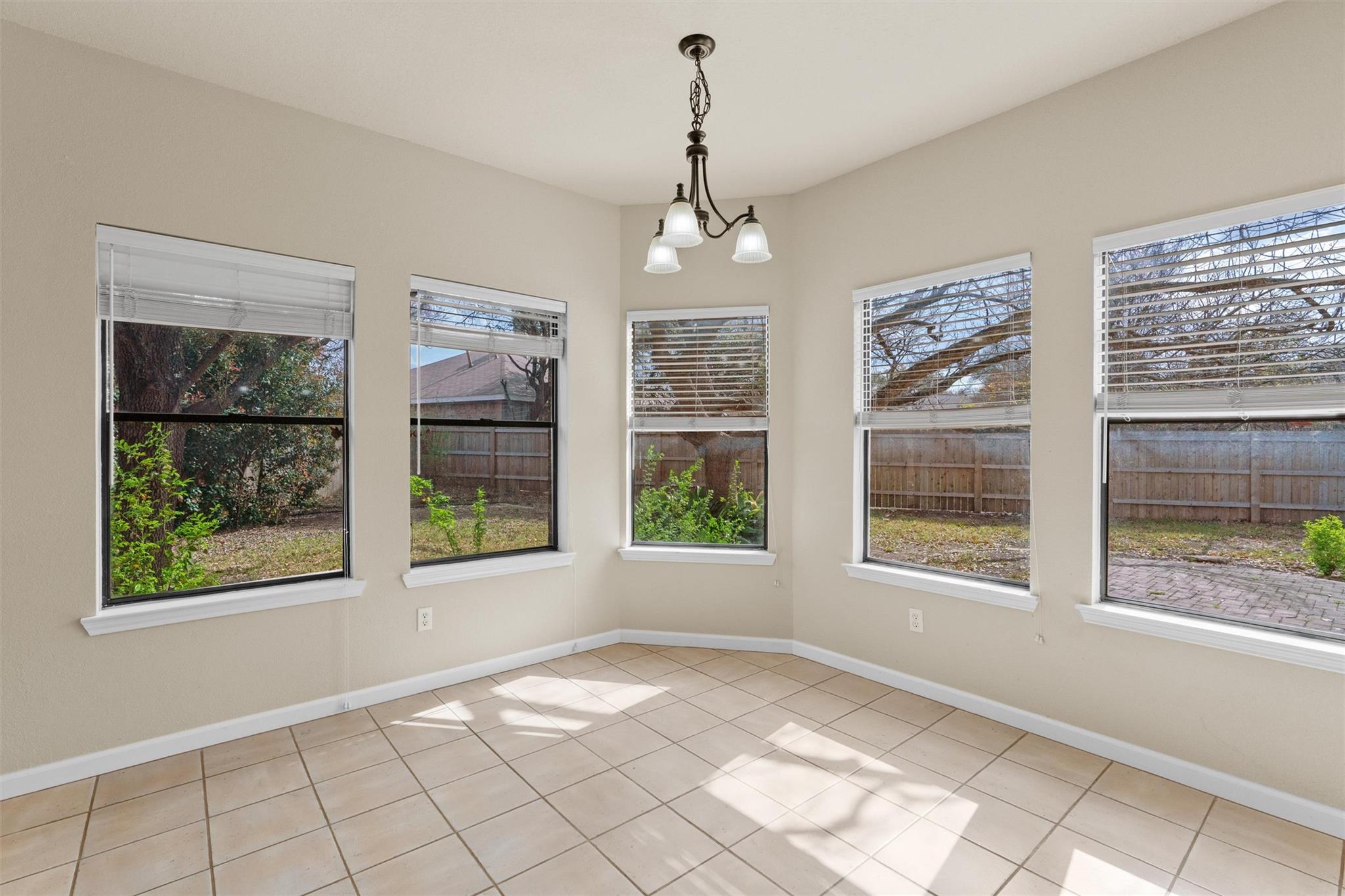 7902 Cahill Dr, Austin, TX 78729