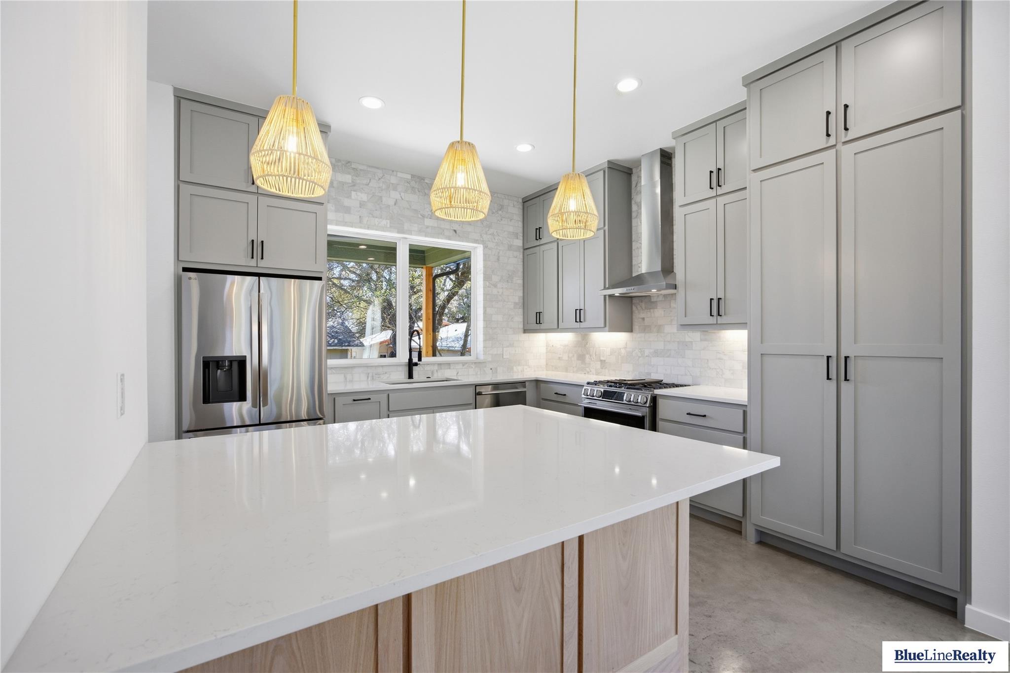 18305 Lake Oaks Dr, Jonestown, TX 78645