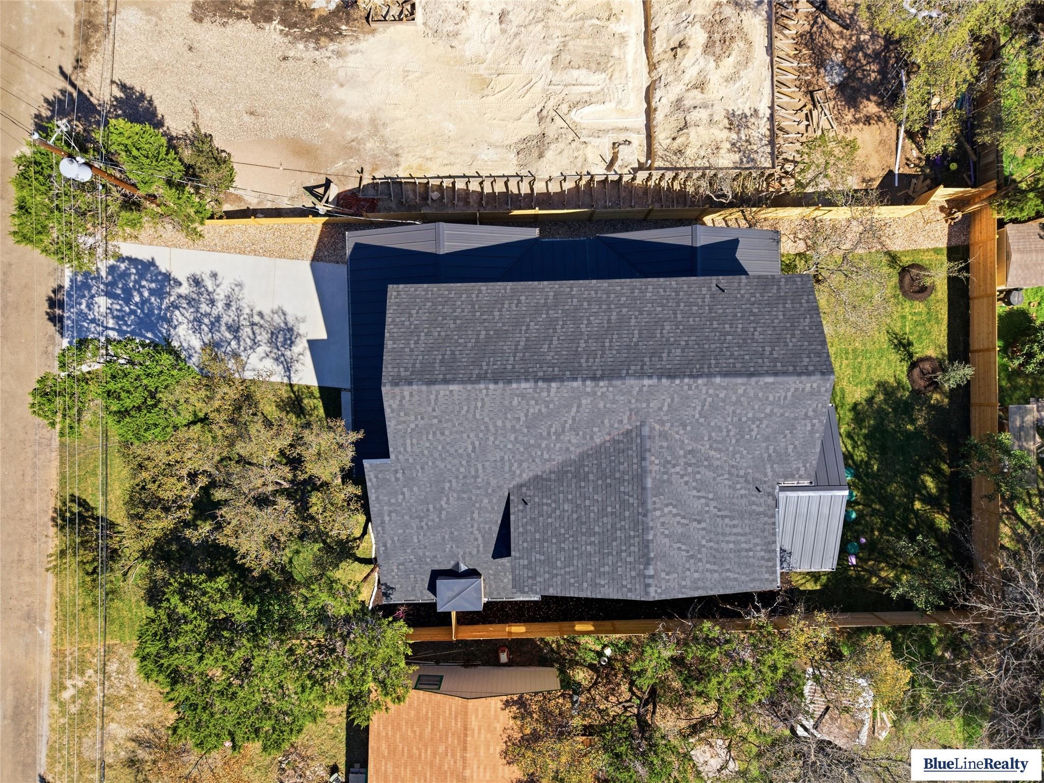 18305 Lake Oaks Dr, Jonestown, TX 78645