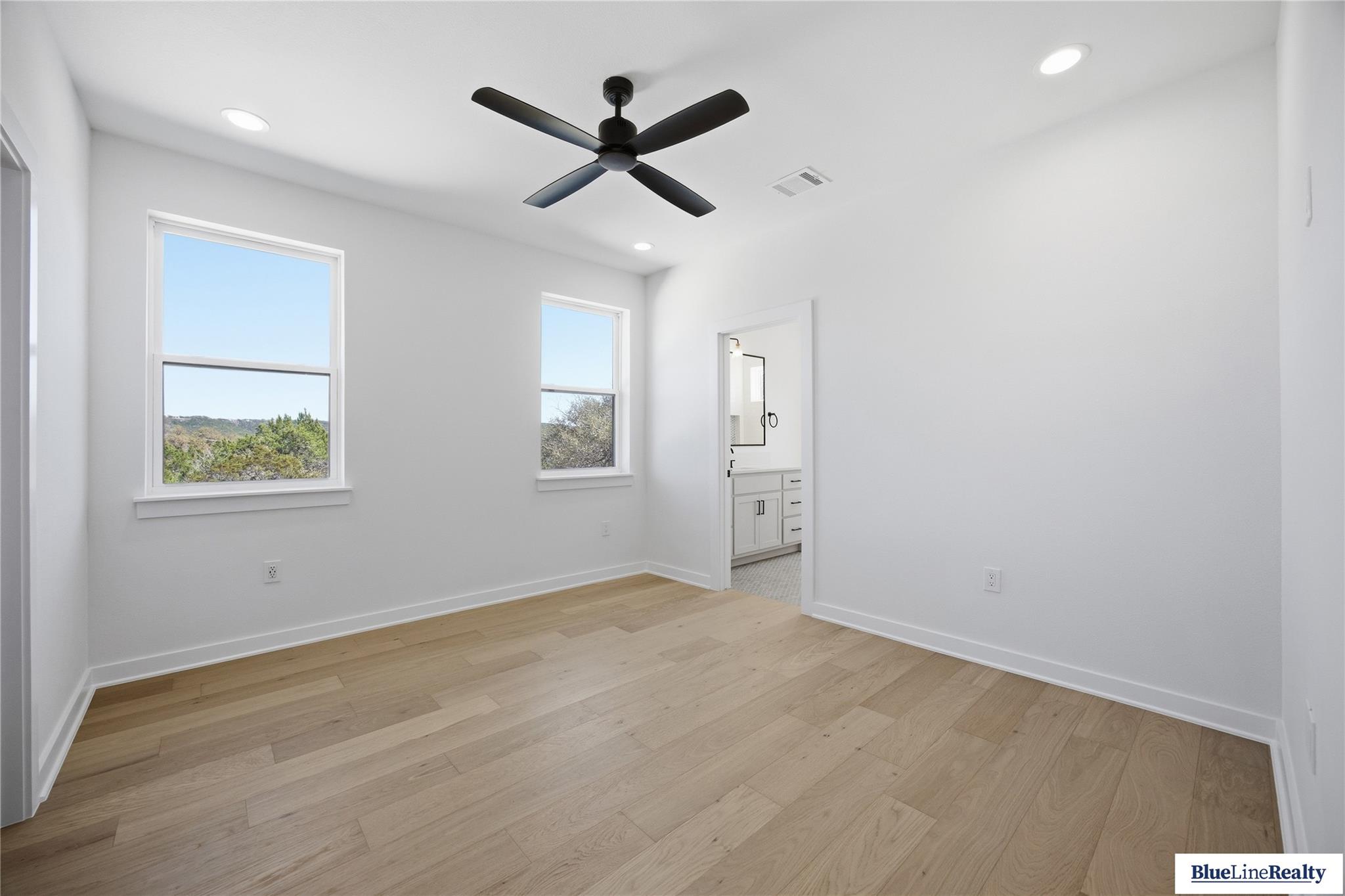 18305 Lake Oaks Dr, Jonestown, TX 78645