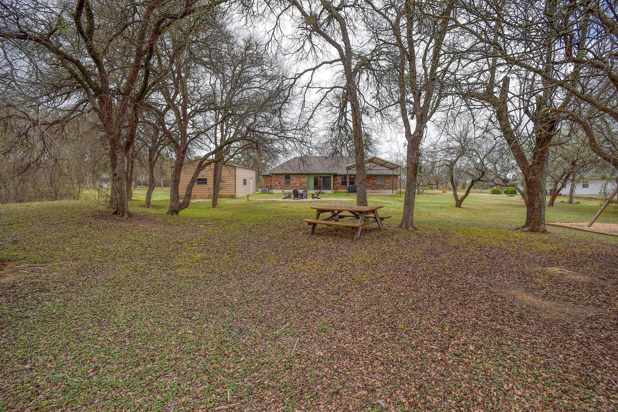 169 Palo Duro Dr, Cedar Creek, TX 78612