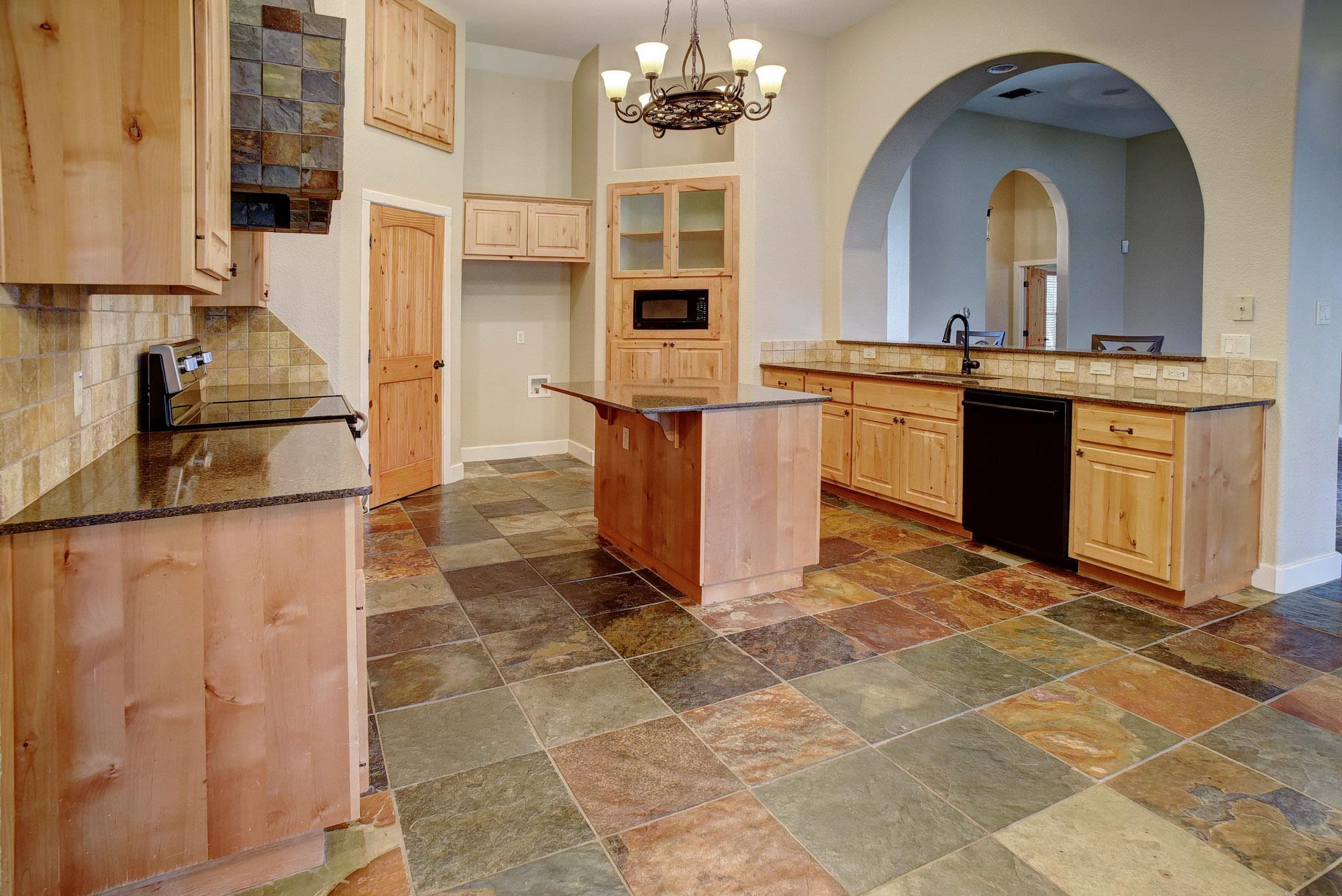 169 Palo Duro Dr, Cedar Creek, TX 78612