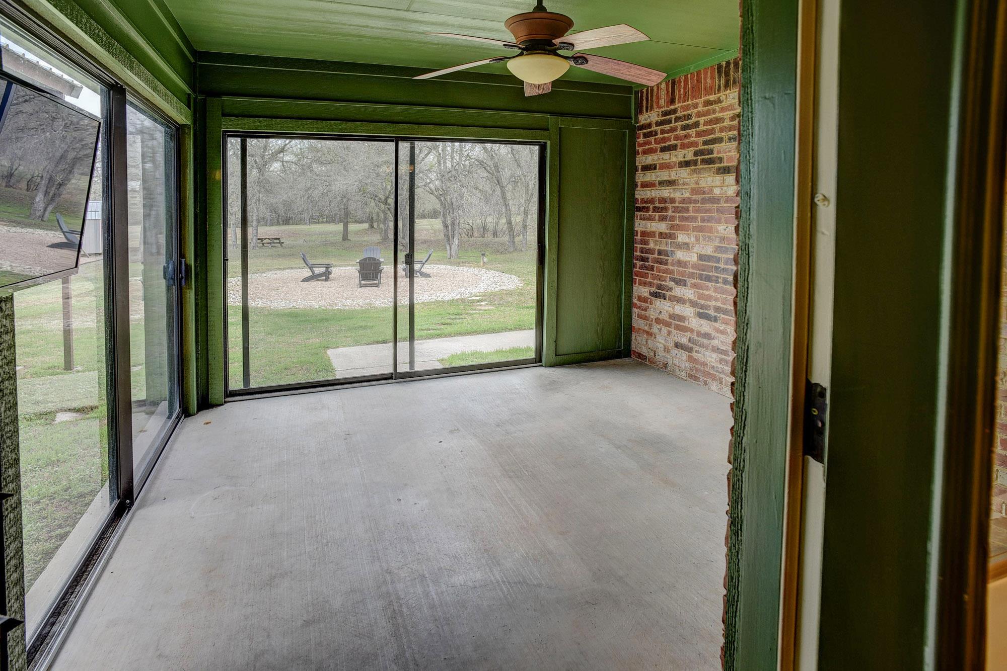 169 Palo Duro Dr, Cedar Creek, TX 78612