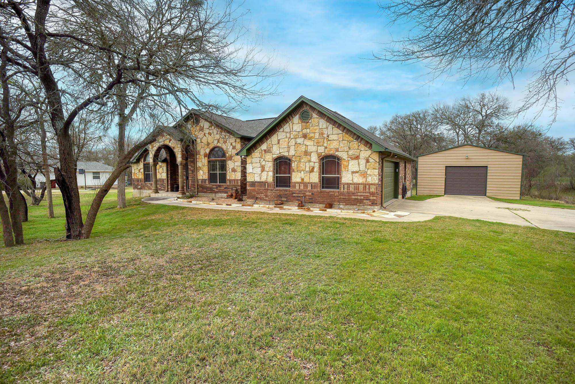 169 Palo Duro Dr, Cedar Creek, TX 78612