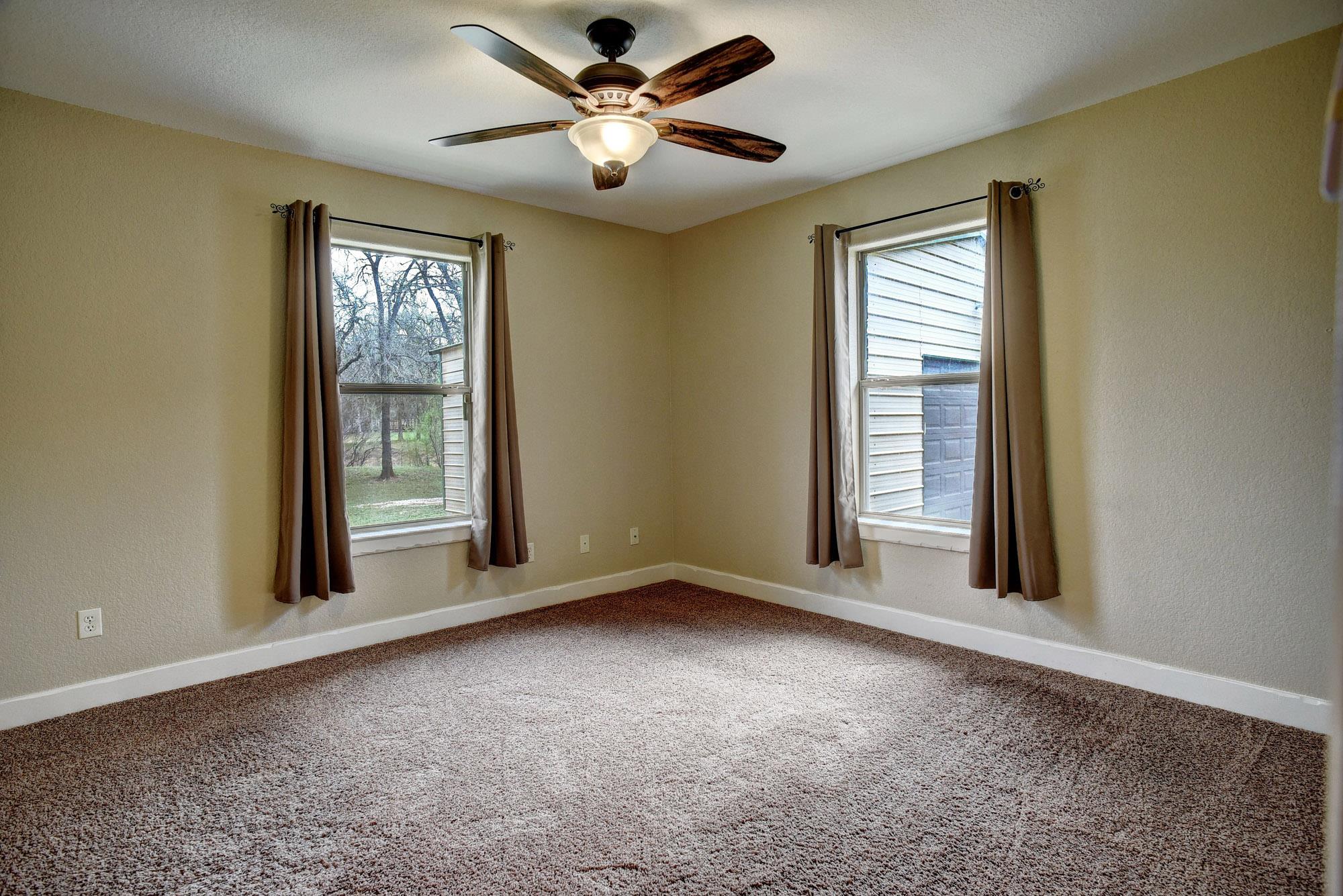 169 Palo Duro Dr, Cedar Creek, TX 78612