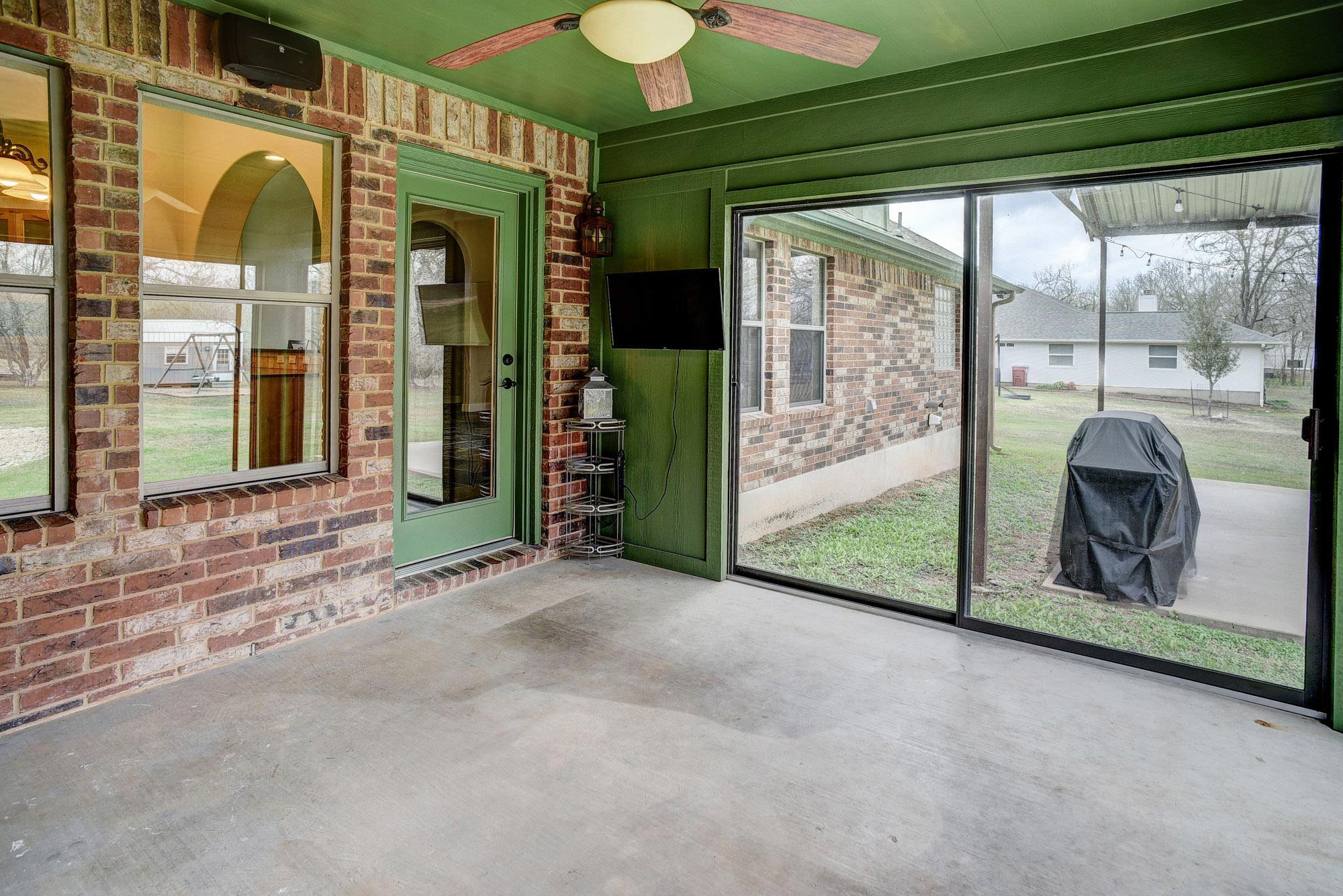 169 Palo Duro Dr, Cedar Creek, TX 78612